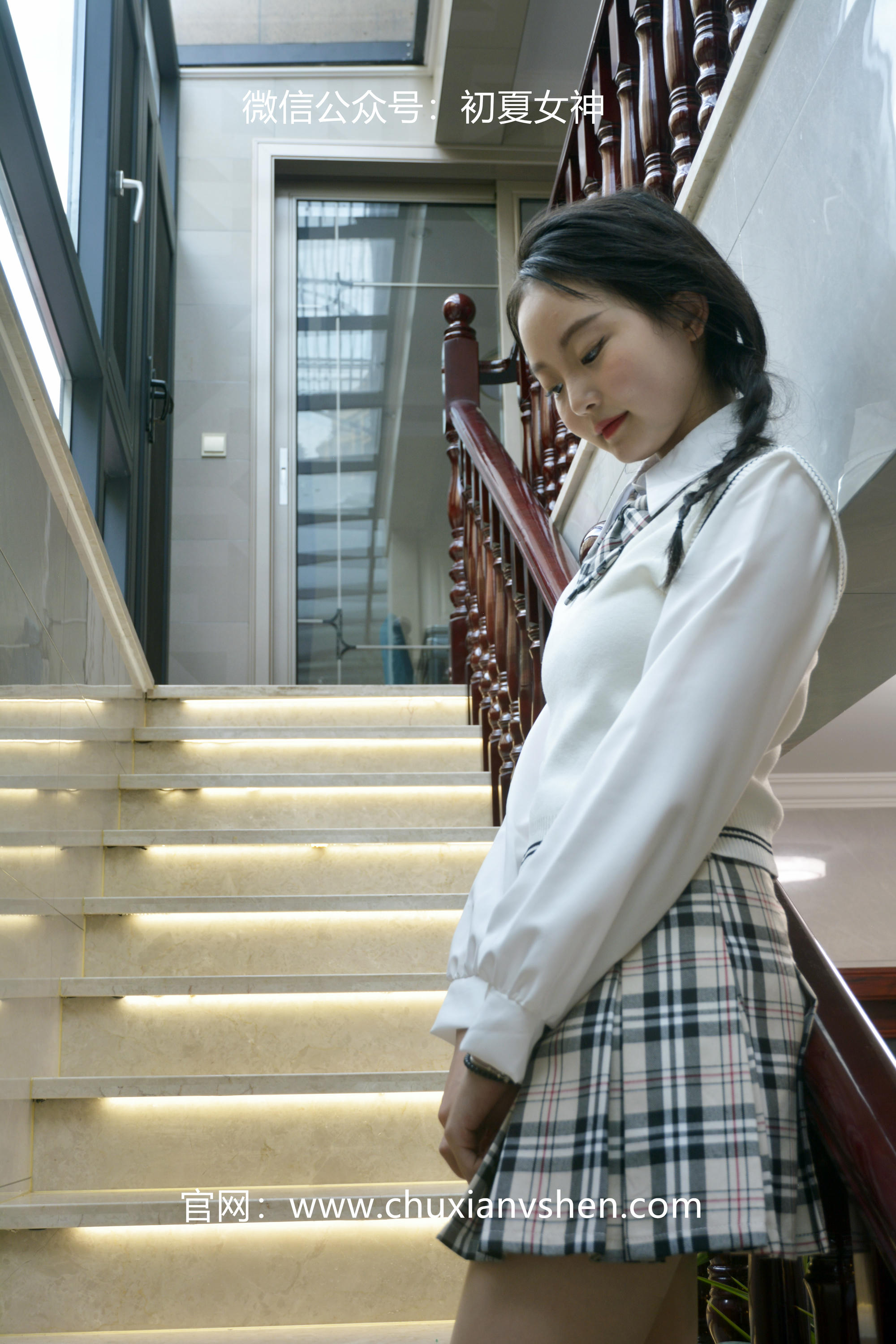 初夏女神 NO.040 双双 改良JK套[125P+1V／4.83GB]_第2集