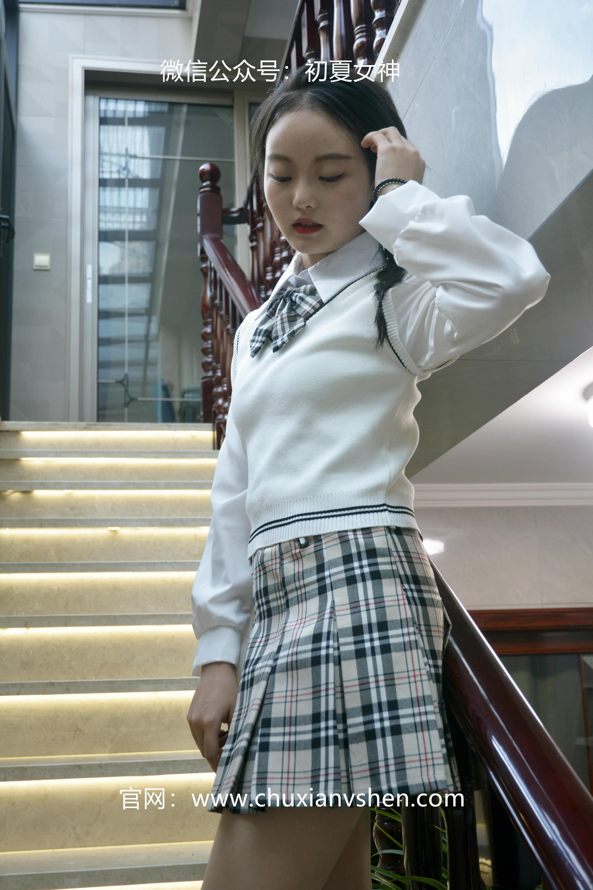 初夏女神 NO.040 双双 改良JK套[125P+1V／4.83GB]_第2集