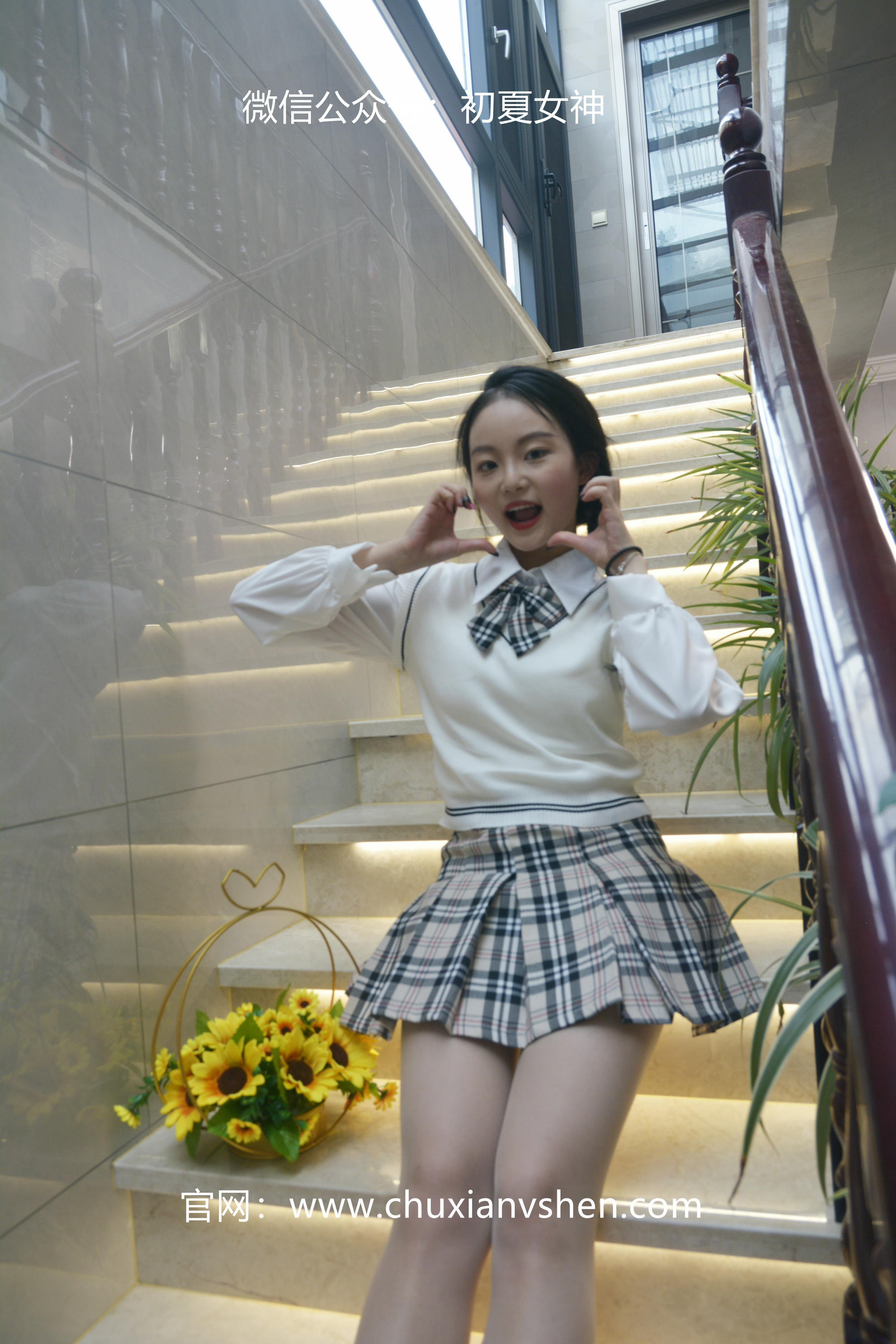 初夏女神 NO.040 双双 改良JK套[125P+1V／4.83GB]_第2集