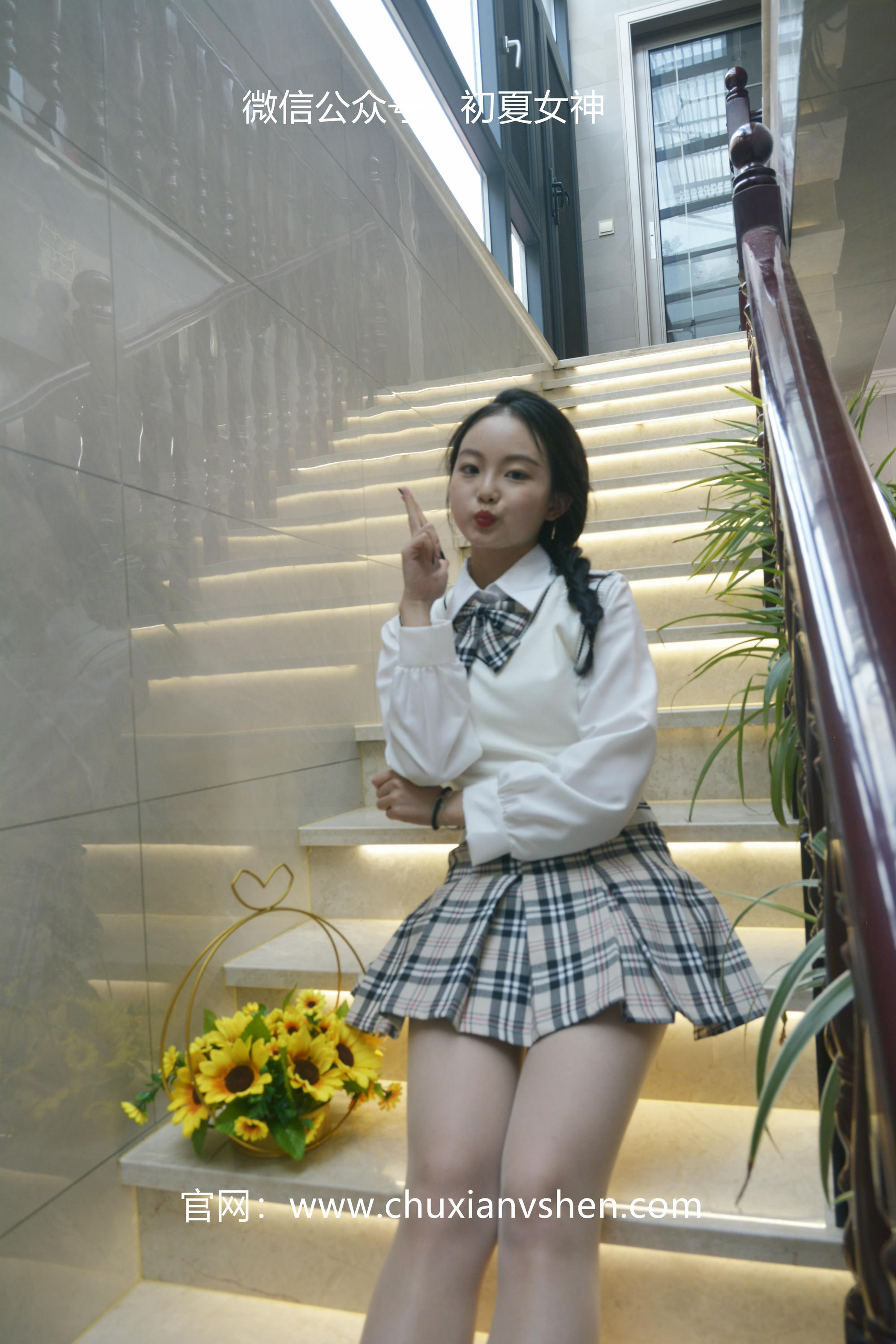 初夏女神 NO.040 双双 改良JK套[125P+1V／4.83GB]_第2集