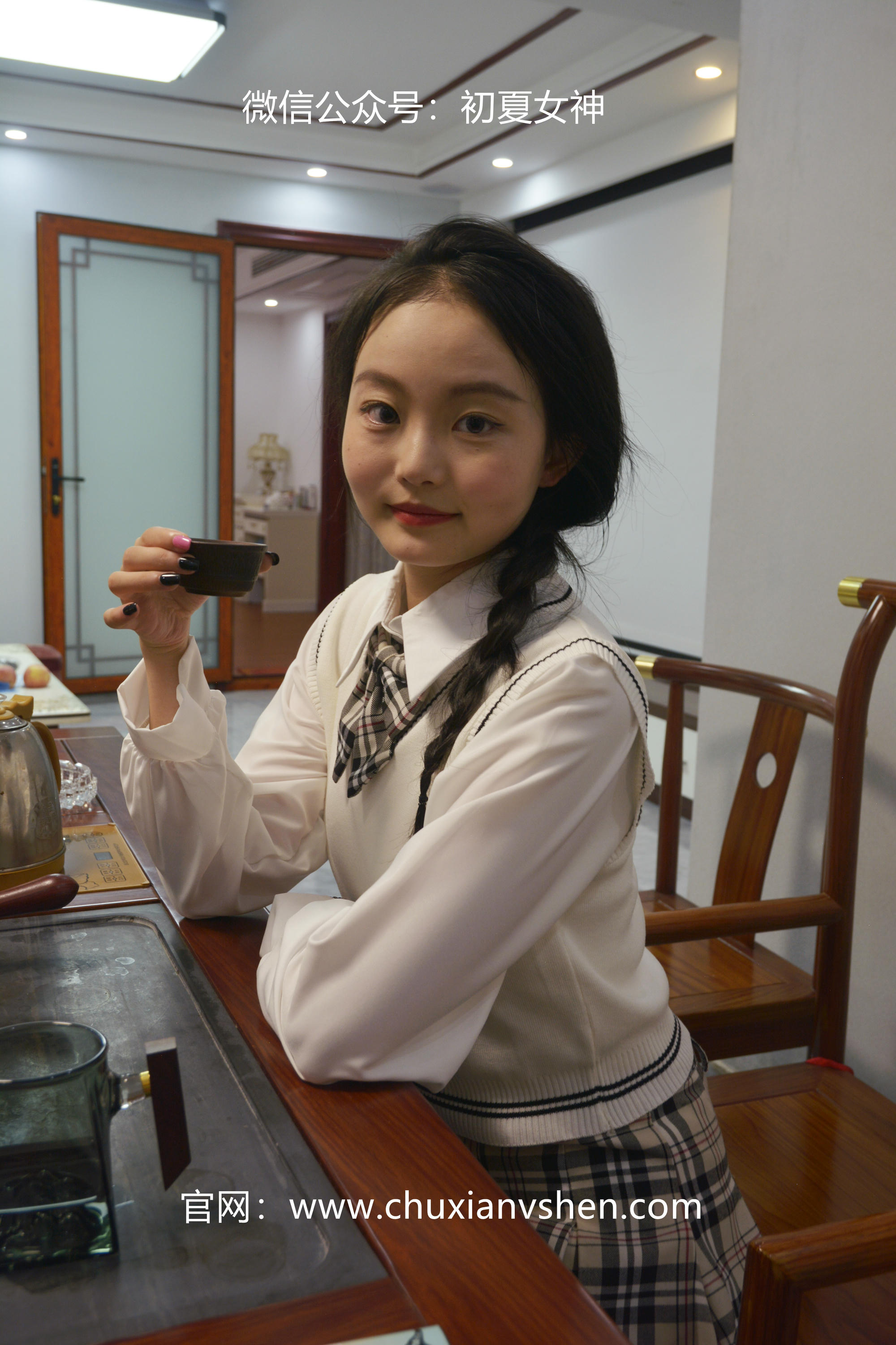 初夏女神 NO.040 双双 改良JK套[125P+1V／4.83GB]_第5集