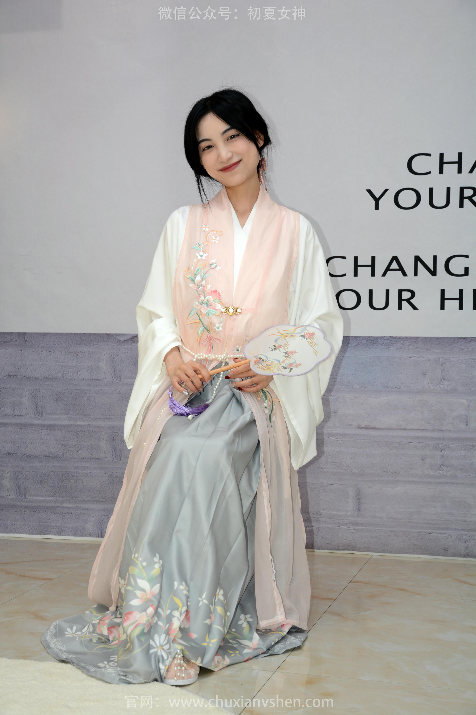 初夏女神 NO.208 柒柒 奇异古风 [80P1V-3.36GB][80P-1V-3.36G]_第1集