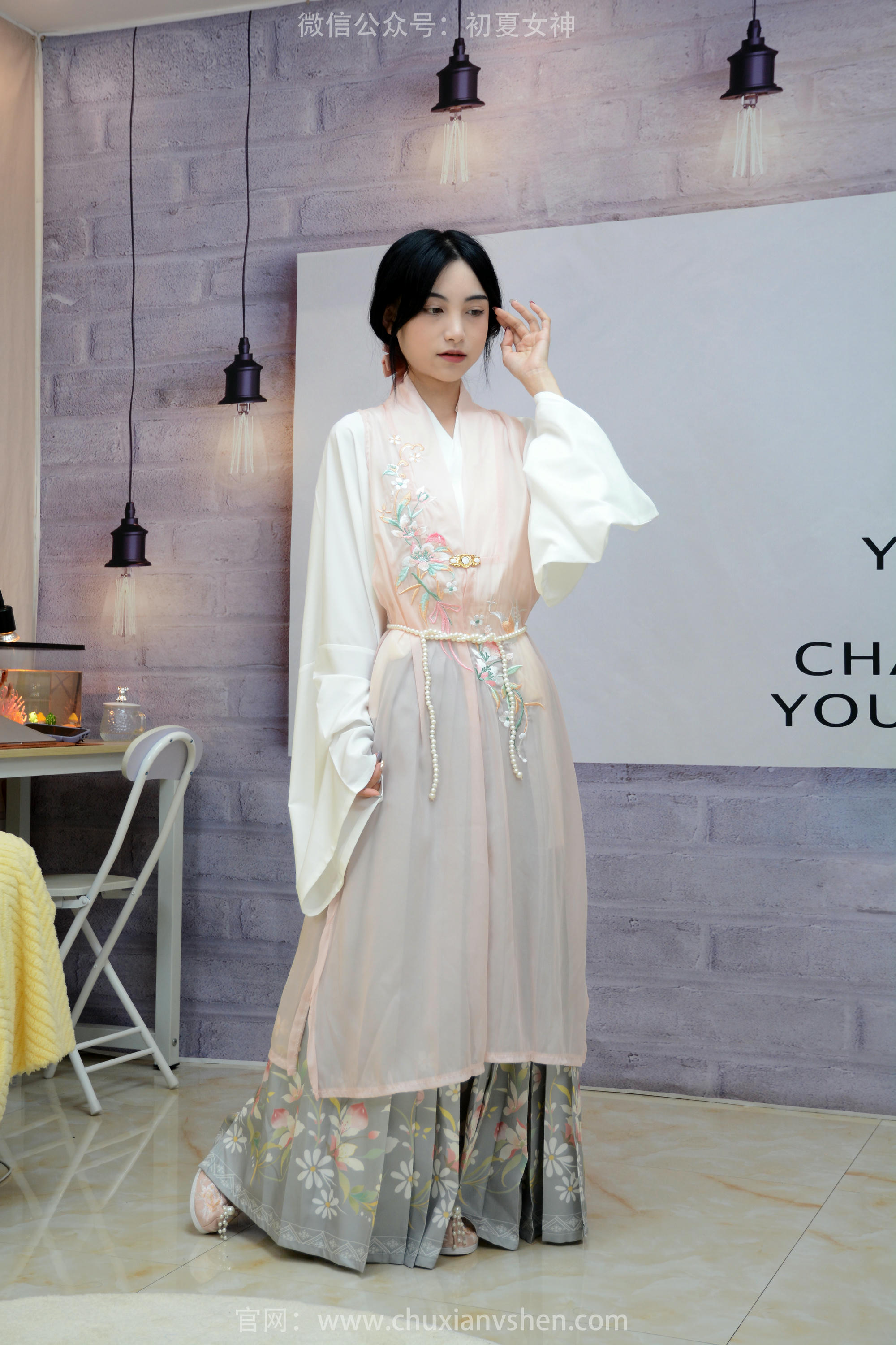 初夏女神 NO.208 柒柒 奇异古风 [80P1V-3.36GB][80P-1V-3.36G]_第1集