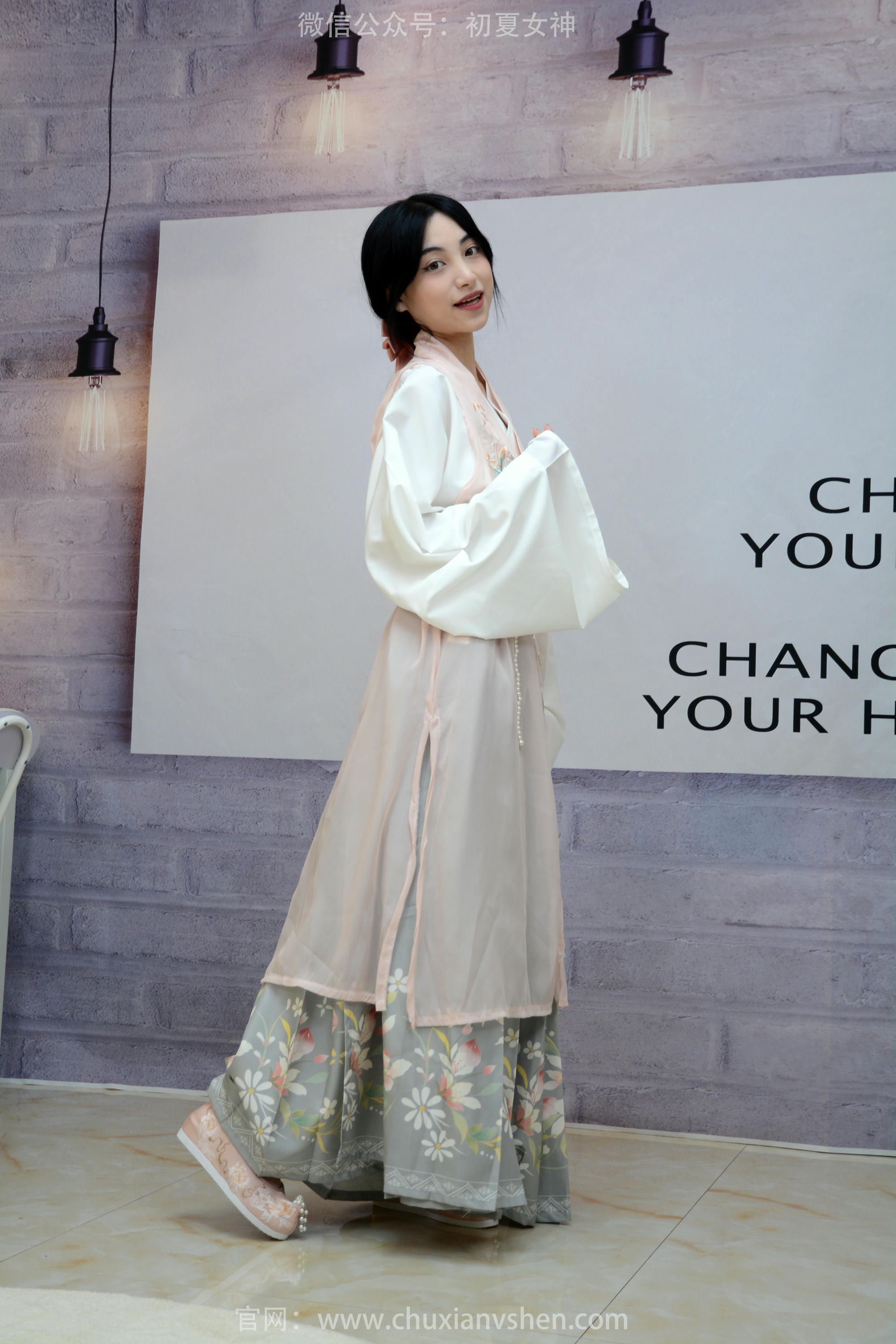 初夏女神 NO.208 柒柒 奇异古风 [80P1V-3.36GB][80P-1V-3.36G]_第1集