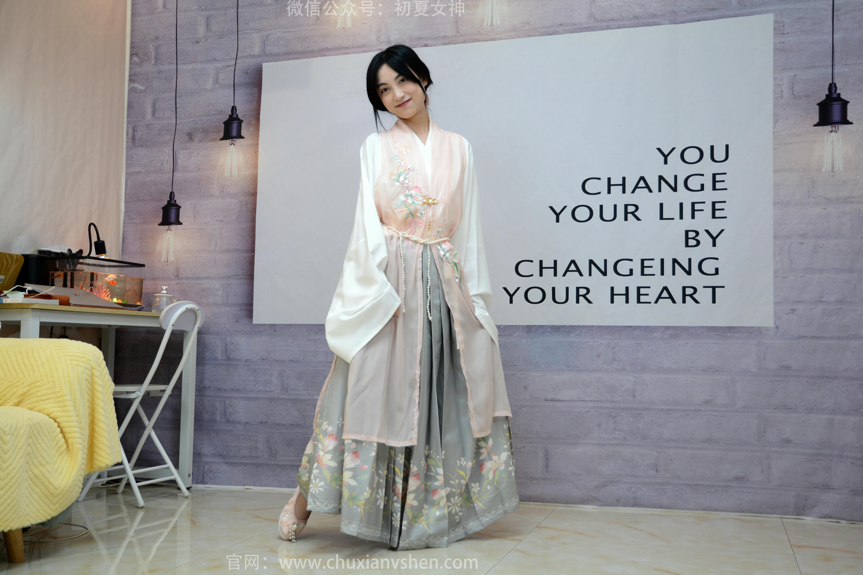 初夏女神 NO.208 柒柒 奇异古风 [80P1V-3.36GB][80P-1V-3.36G]_第1集