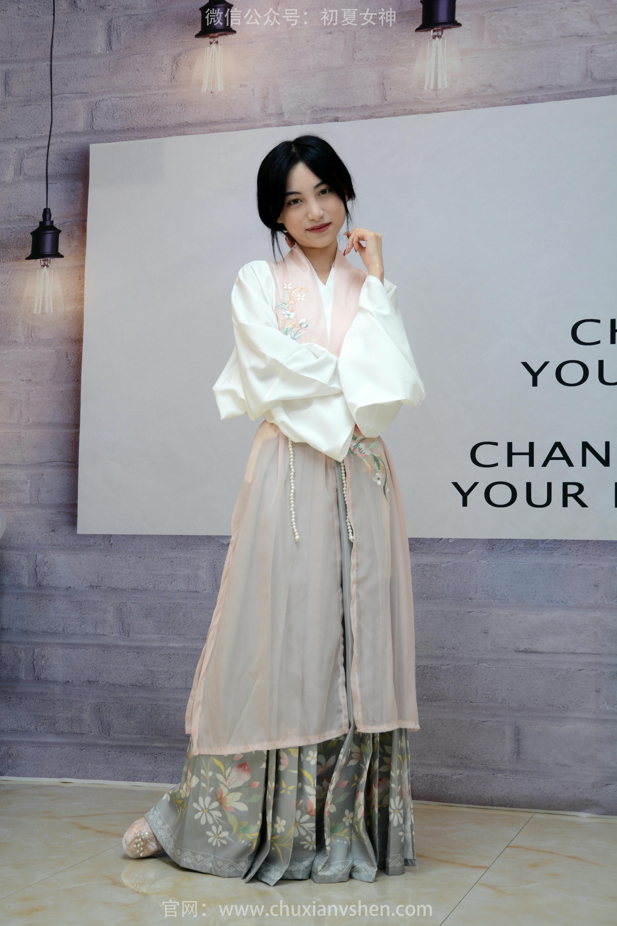 初夏女神 NO.208 柒柒 奇异古风 [80P1V-3.36GB][80P-1V-3.36G]_第1集