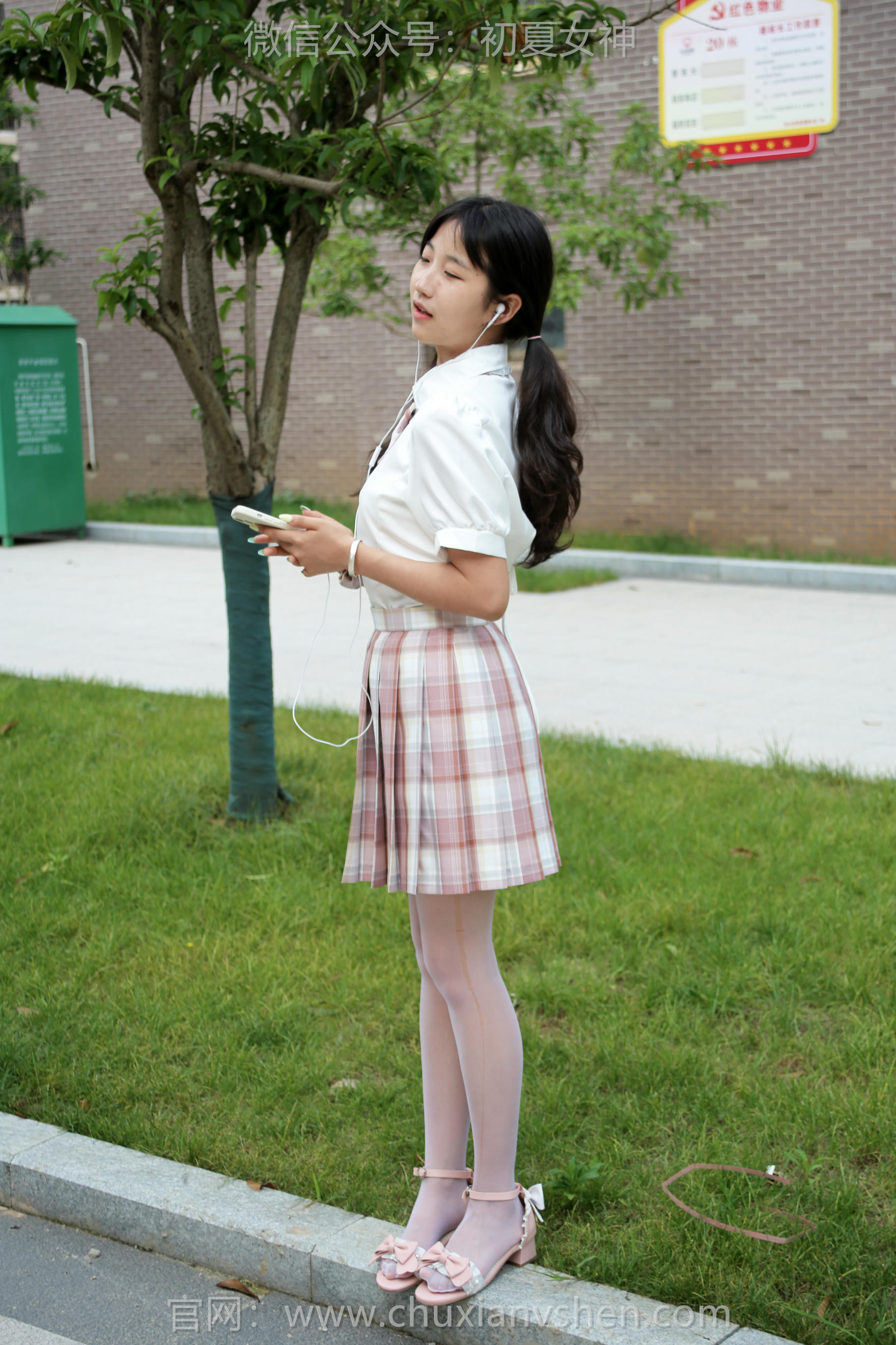 初夏女神 NO.212 点点 优雅自然 [95P1V-3.79GB]_第1集