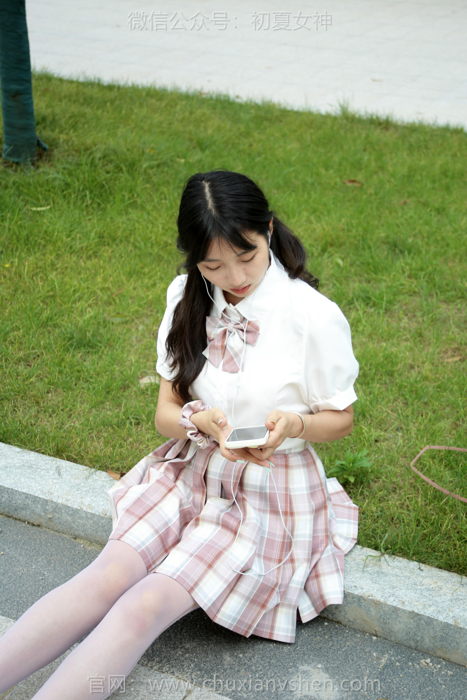 初夏女神 NO.212 点点 优雅自然 [95P1V-3.79GB]_第1集