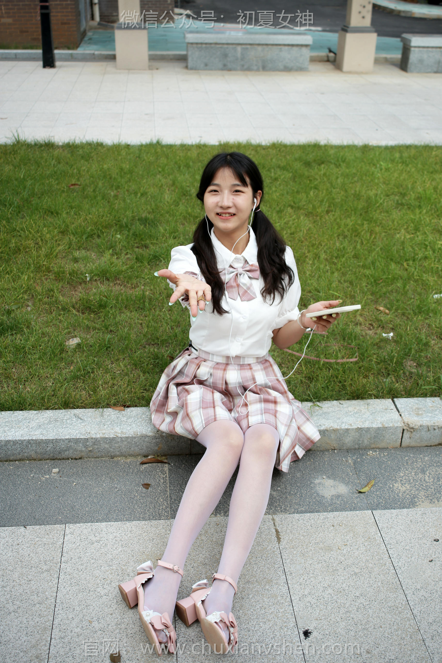 初夏女神 NO.212 点点 优雅自然 [95P1V-3.79GB]_第1集