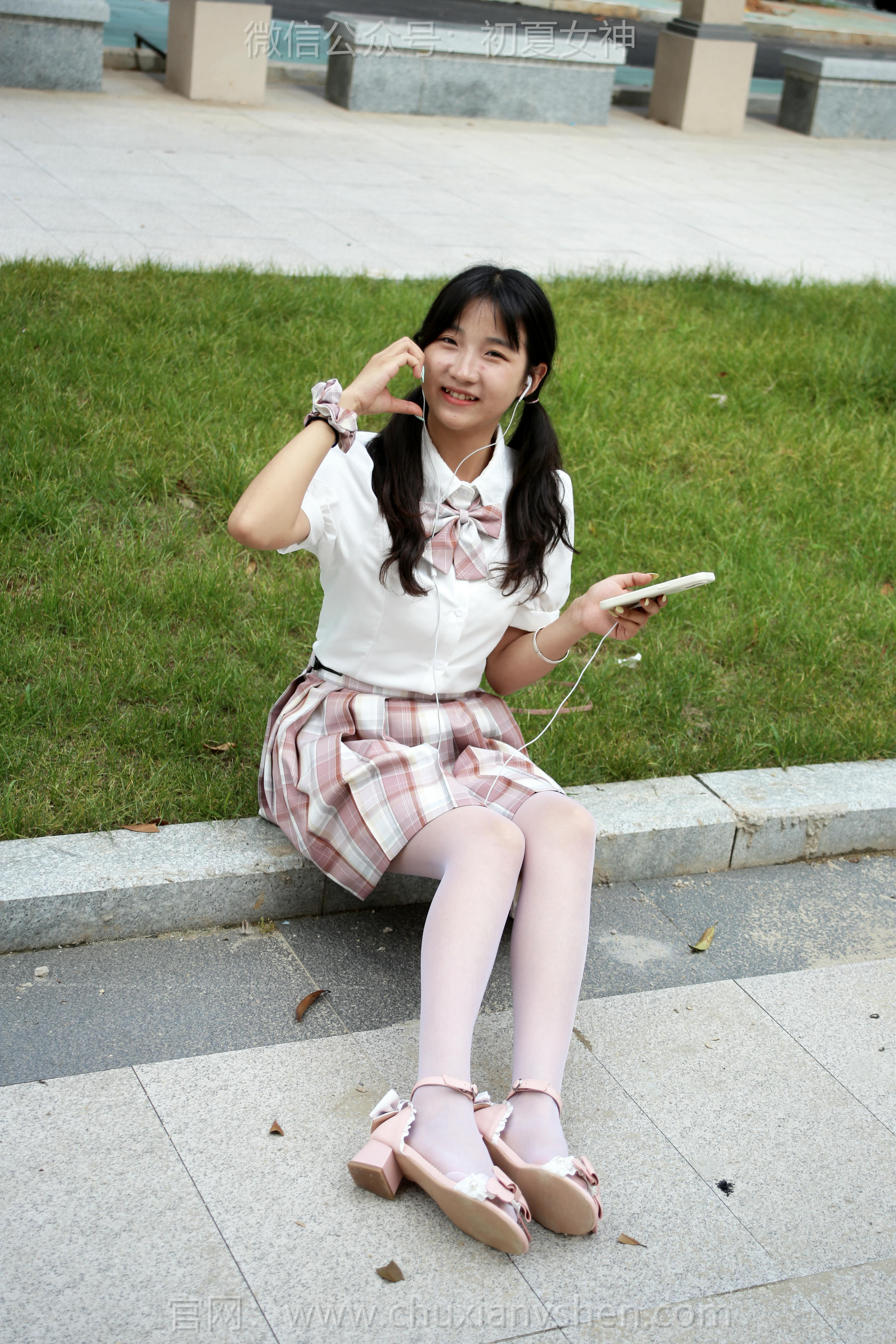 初夏女神 NO.212 点点 优雅自然 [95P1V-3.79GB]_第2集