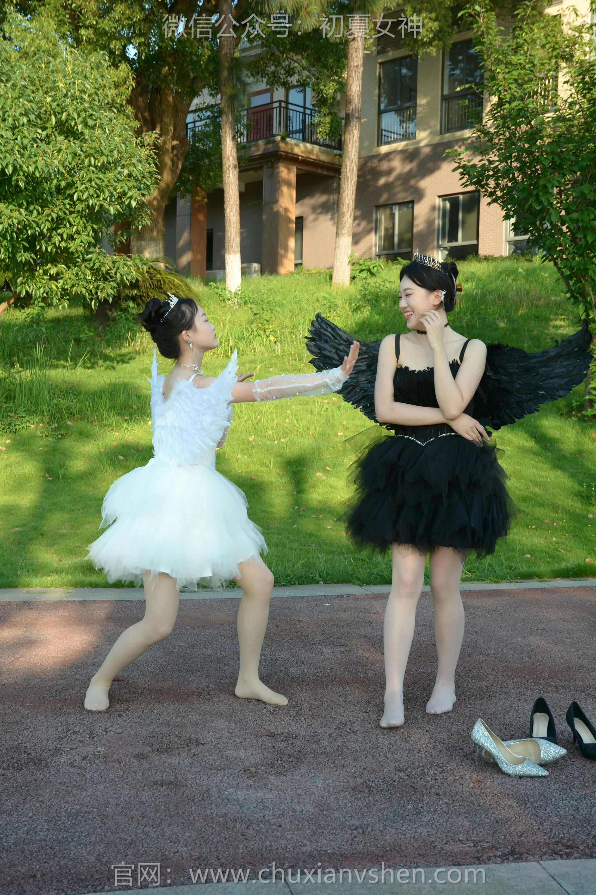 初夏女神 NO.213 双双、环环 黑白天使 [140P1V-6.10GB]_第2集