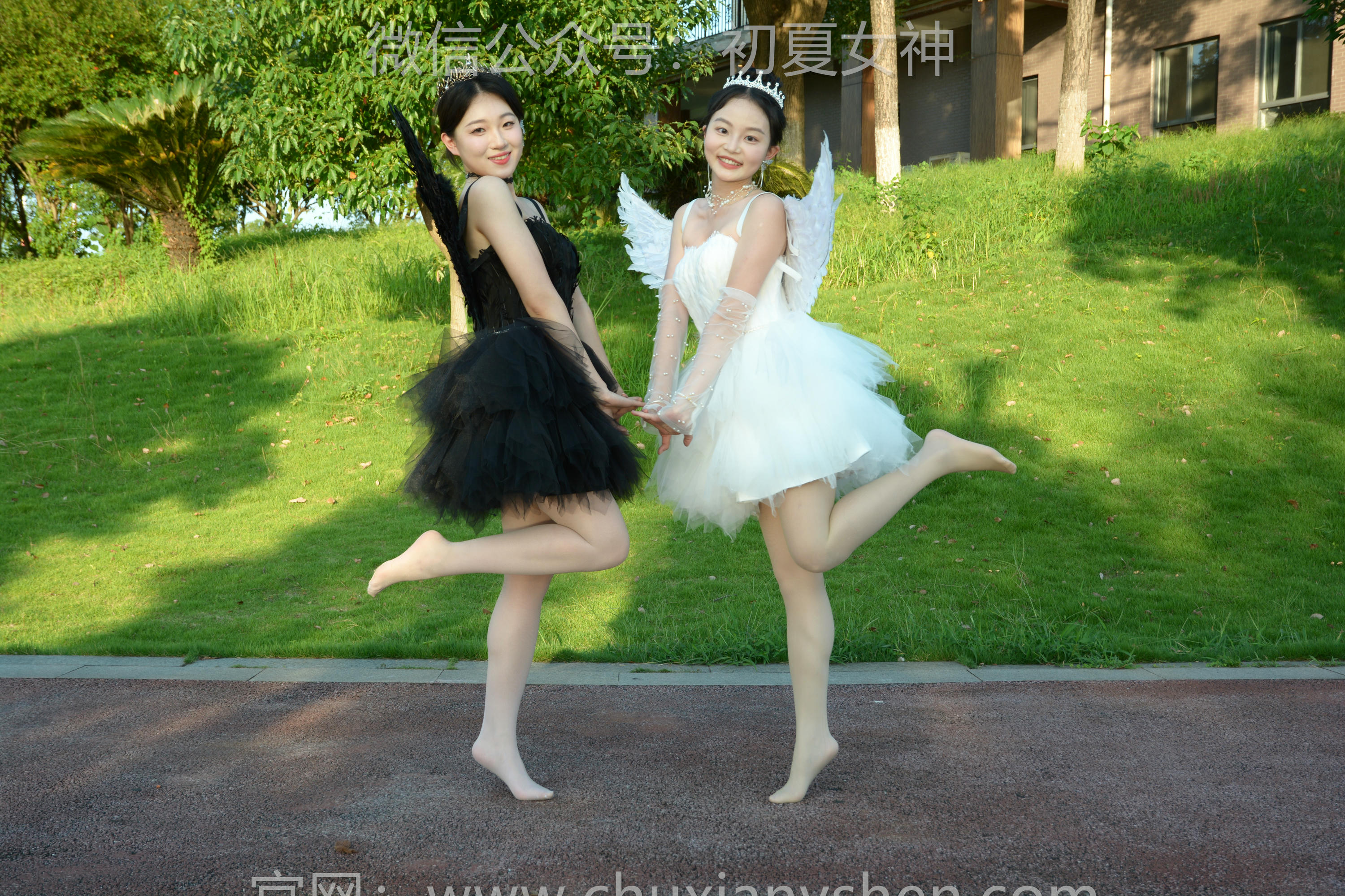 初夏女神 NO.213 双双、环环 黑白天使 [140P1V-6.10GB]_第3集