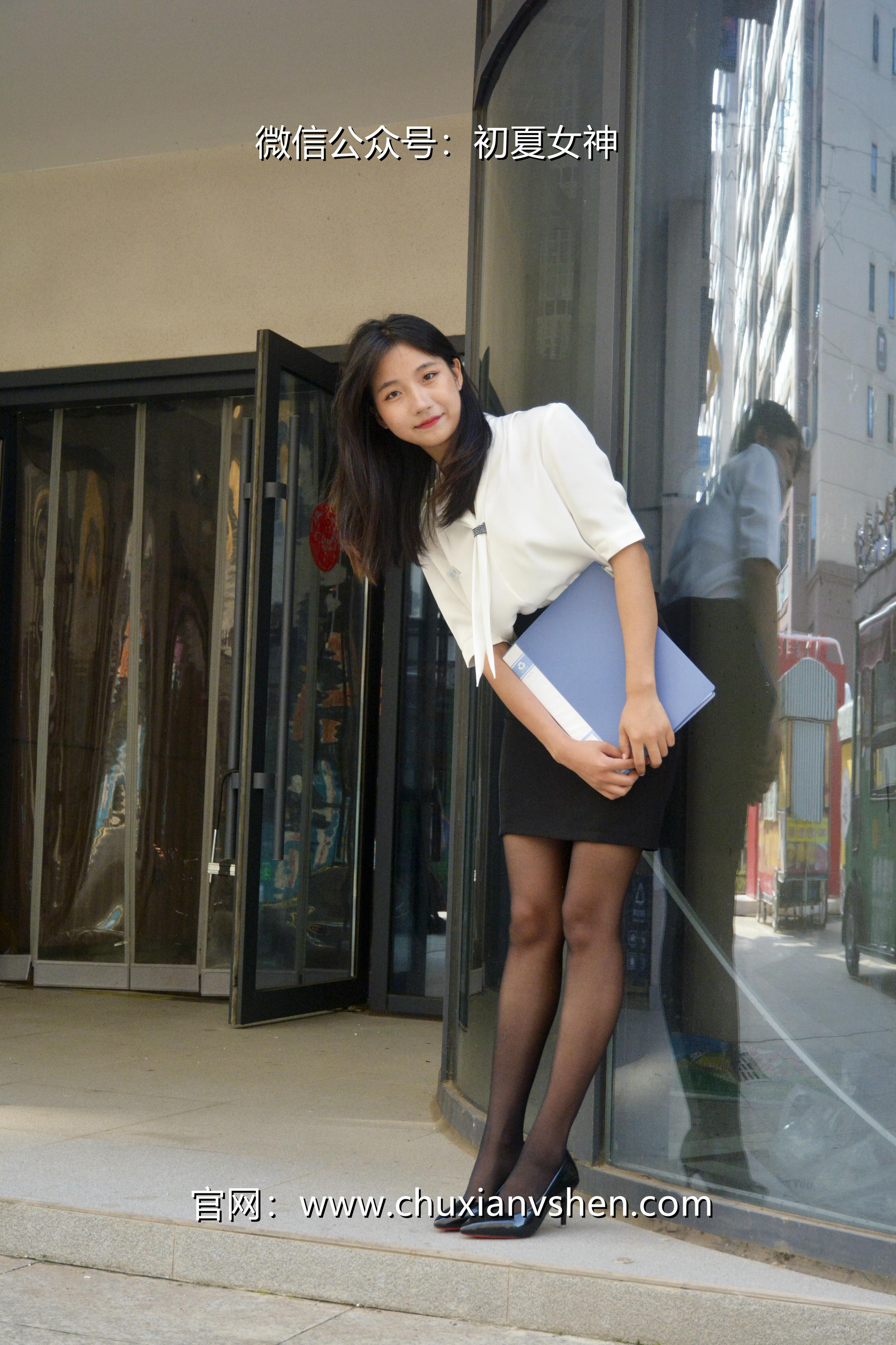 初夏女神 NO.021 点点 黑白正装[140P+1V／5.48GB]_第2集