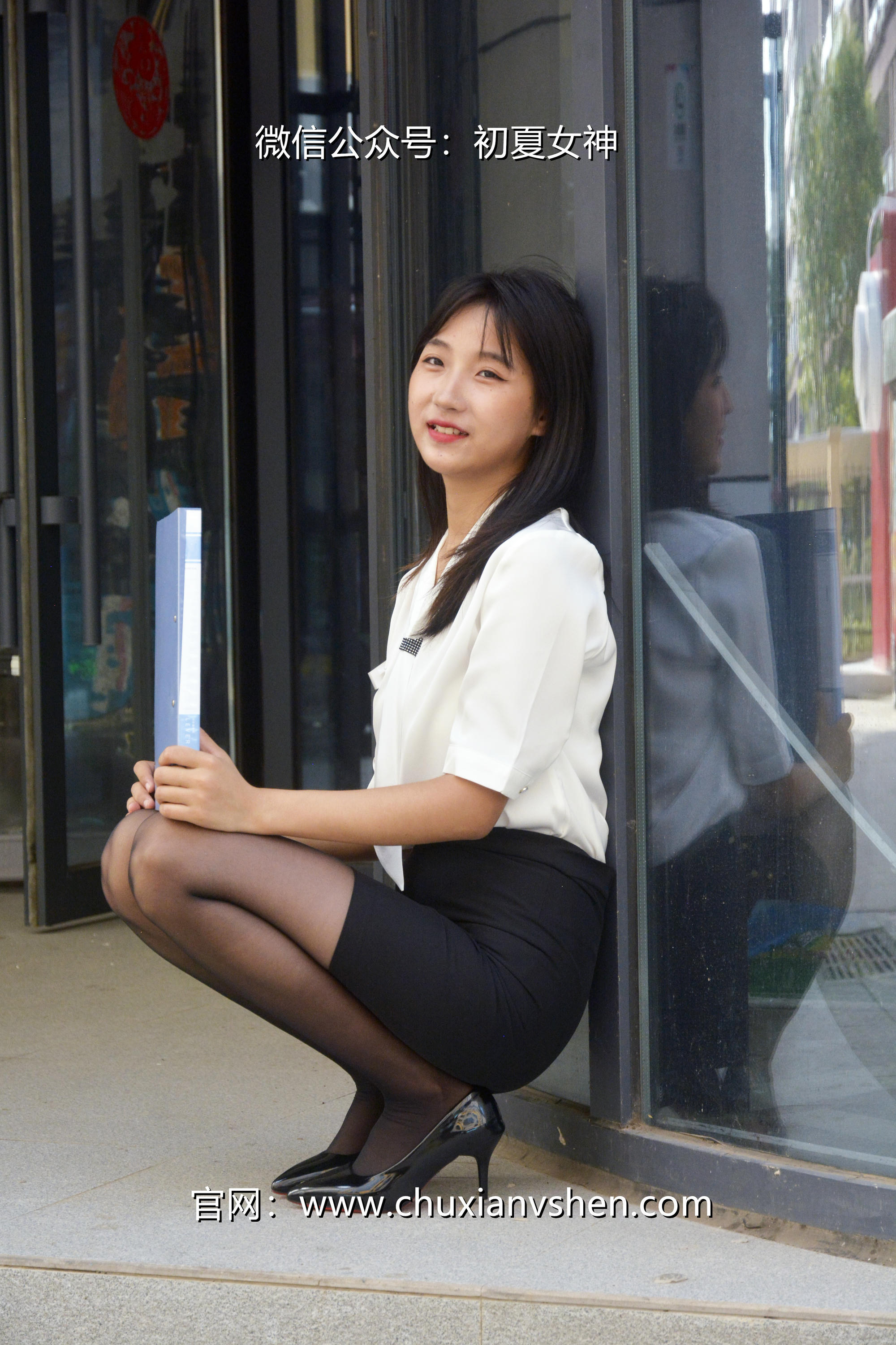 初夏女神 NO.021 点点 黑白正装[140P+1V／5.48GB]_第2集