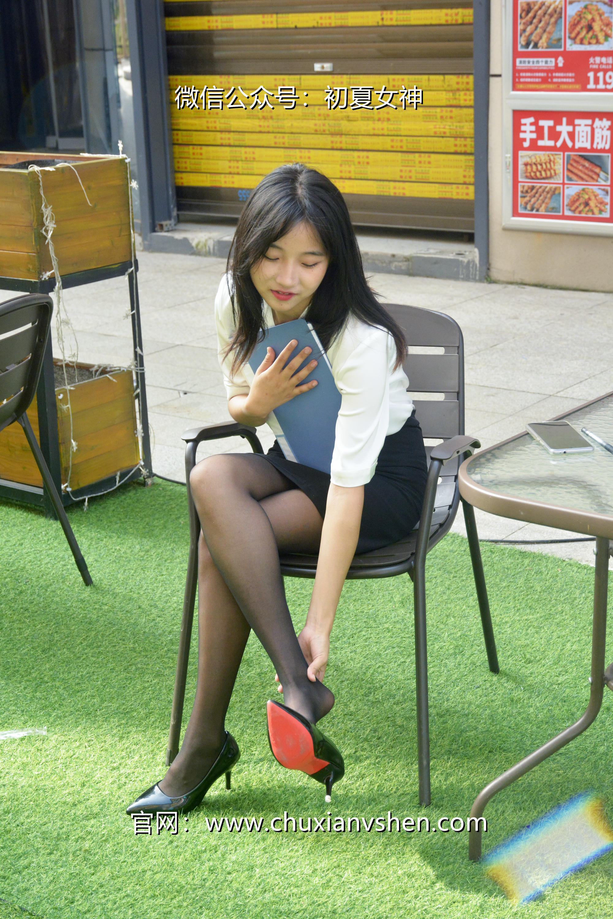 初夏女神 NO.021 点点 黑白正装[140P+1V／5.48GB]_第3集