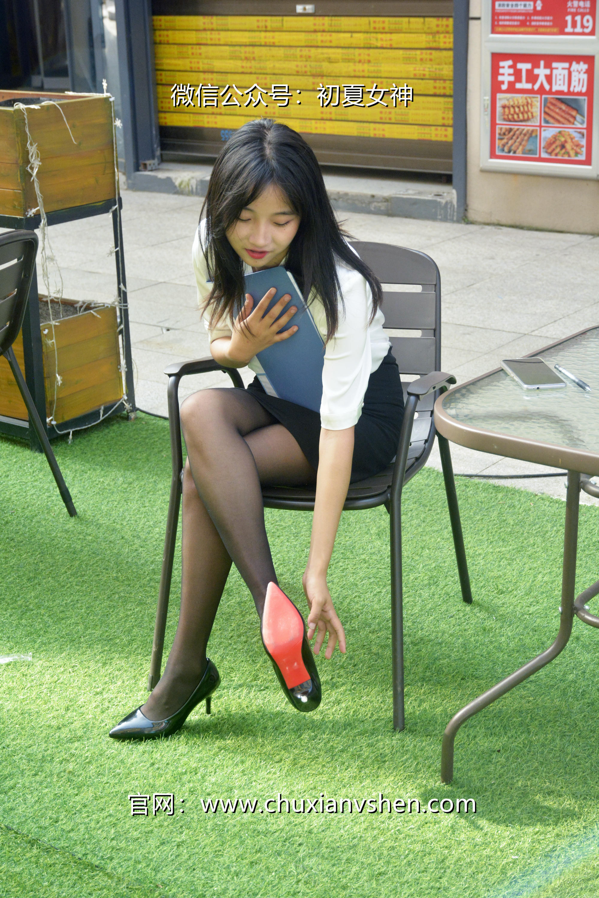 初夏女神 NO.021 点点 黑白正装[140P+1V／5.48GB]_第3集