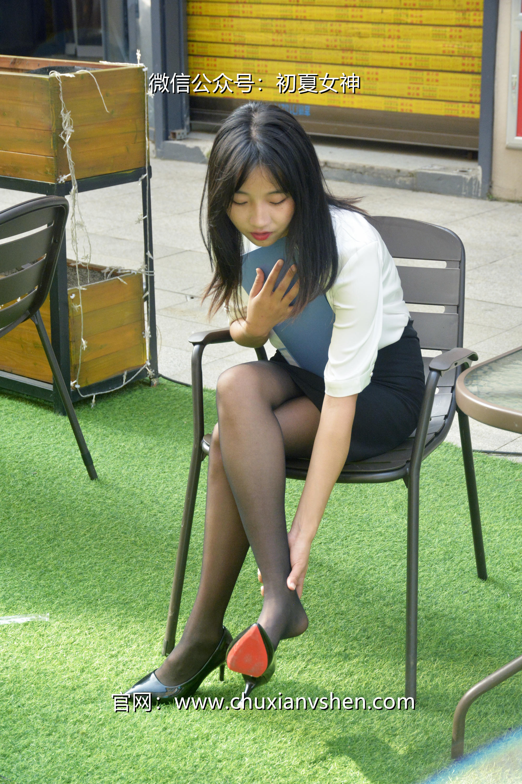 初夏女神 NO.021 点点 黑白正装[140P+1V／5.48GB]_第4集