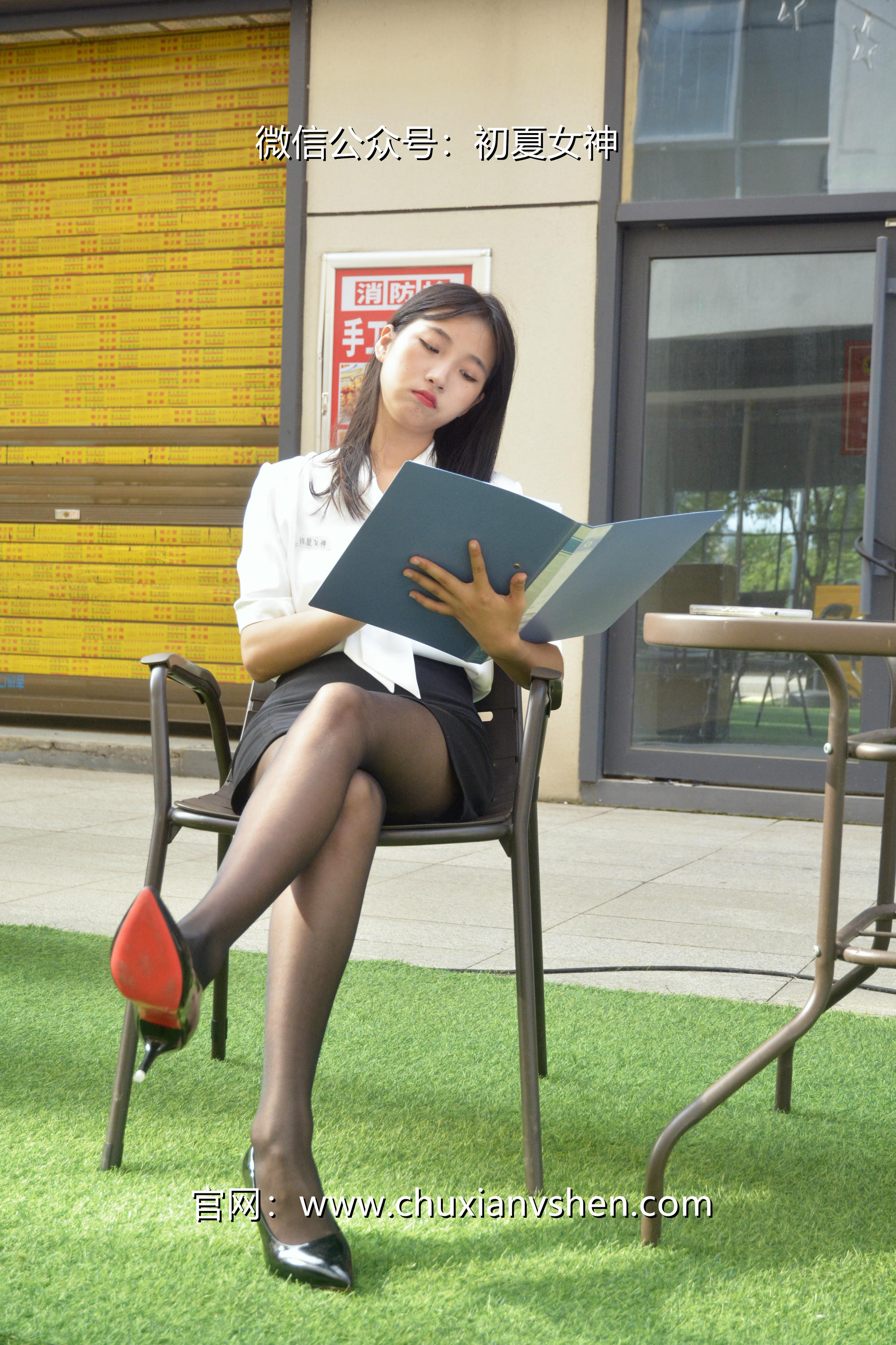 初夏女神 NO.021 点点 黑白正装[140P+1V／5.48GB]_第4集