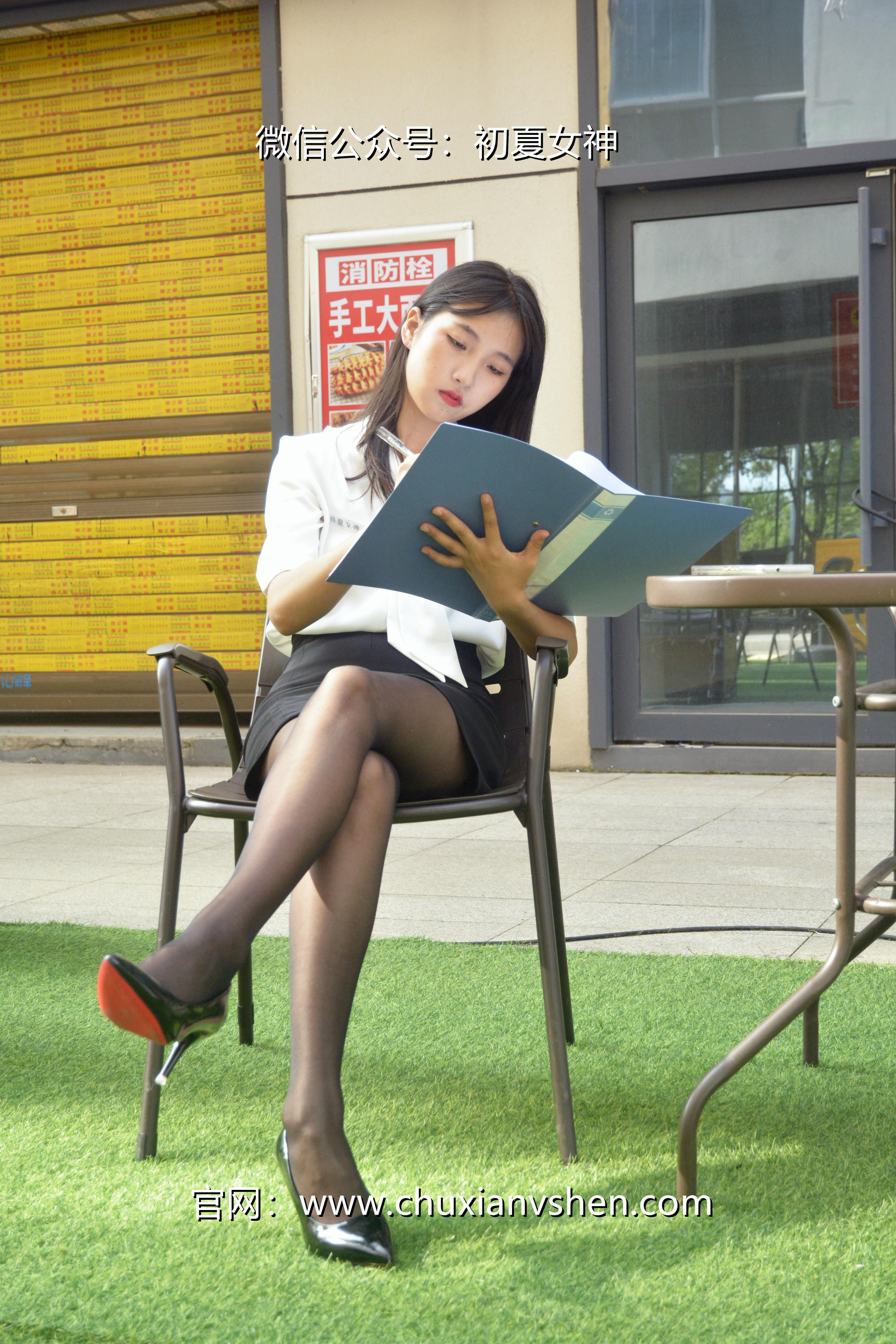 初夏女神 NO.021 点点 黑白正装[140P+1V／5.48GB]_第4集