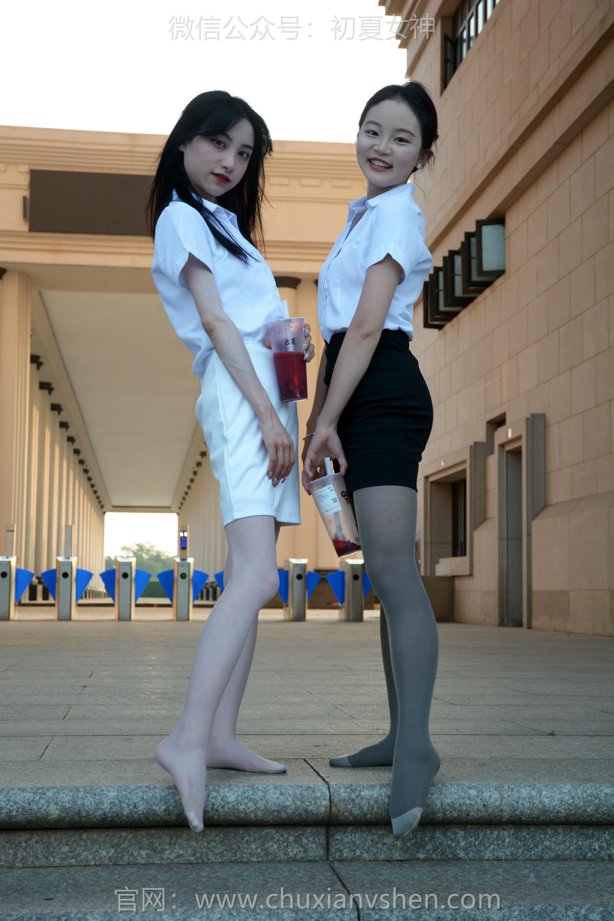 初夏女神 NO.217 柒柒、双双 黑白正装 [90P1V-3.59GB]_第2集