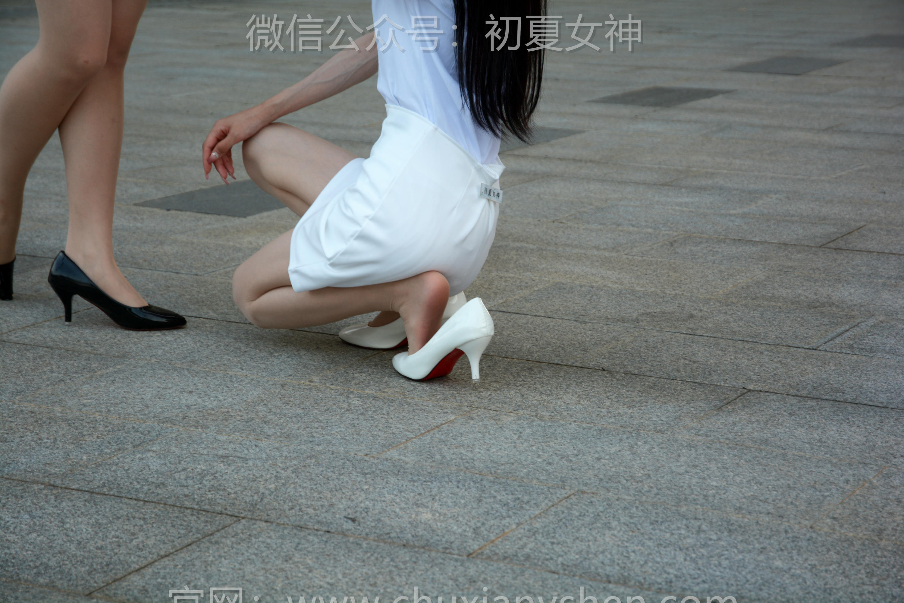 初夏女神 NO.217 柒柒、双双 黑白正装 [90P1V-3.59GB]_第3集