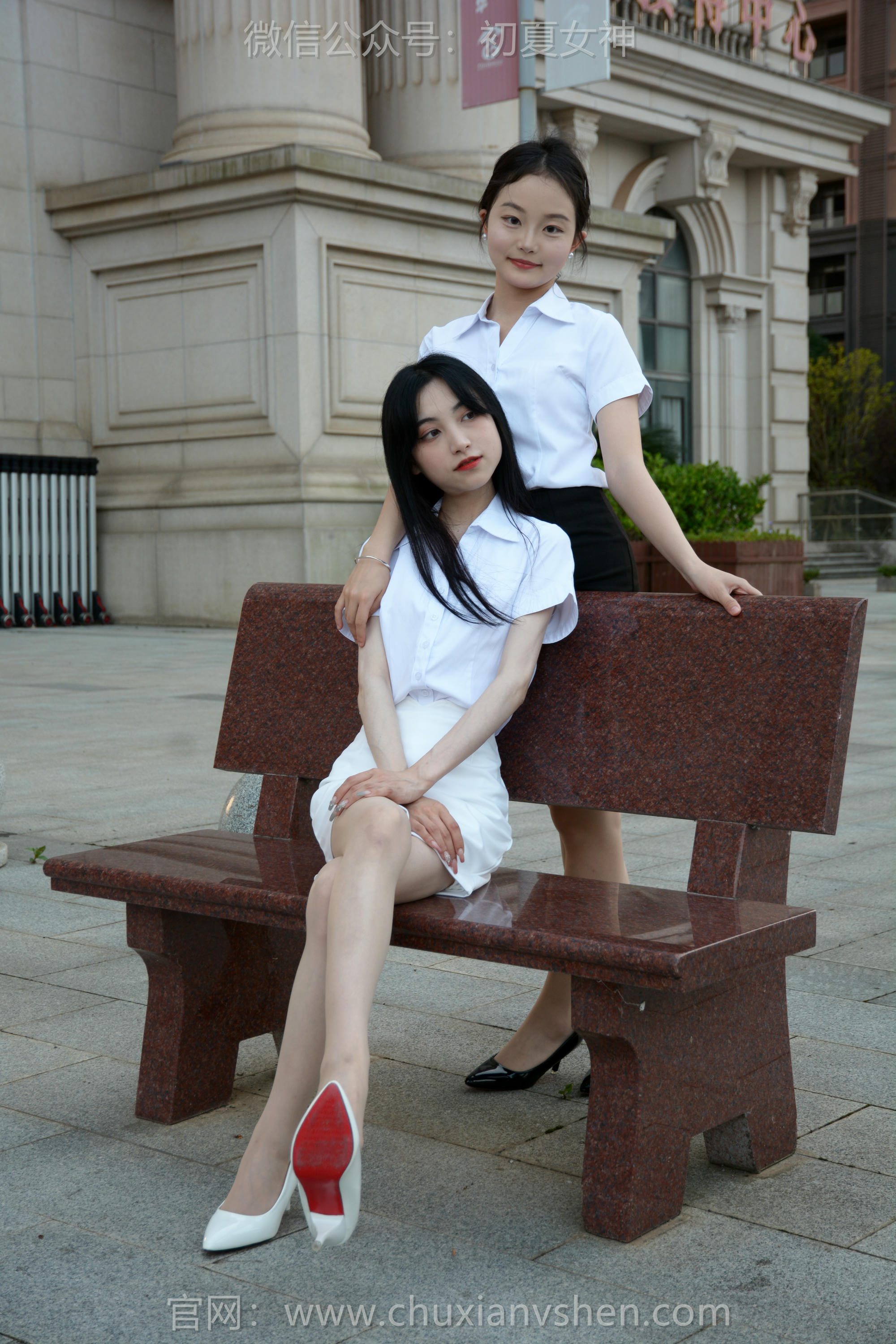 初夏女神 NO.217 柒柒、双双 黑白正装 [90P1V-3.59GB]_第4集