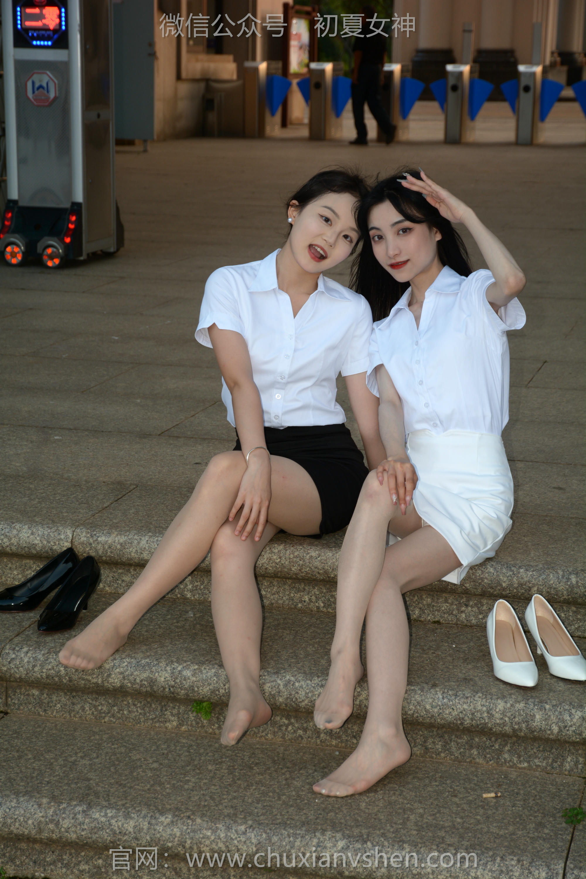 初夏女神 NO.217 柒柒、双双 黑白正装 [90P1V-3.59GB]_第4集