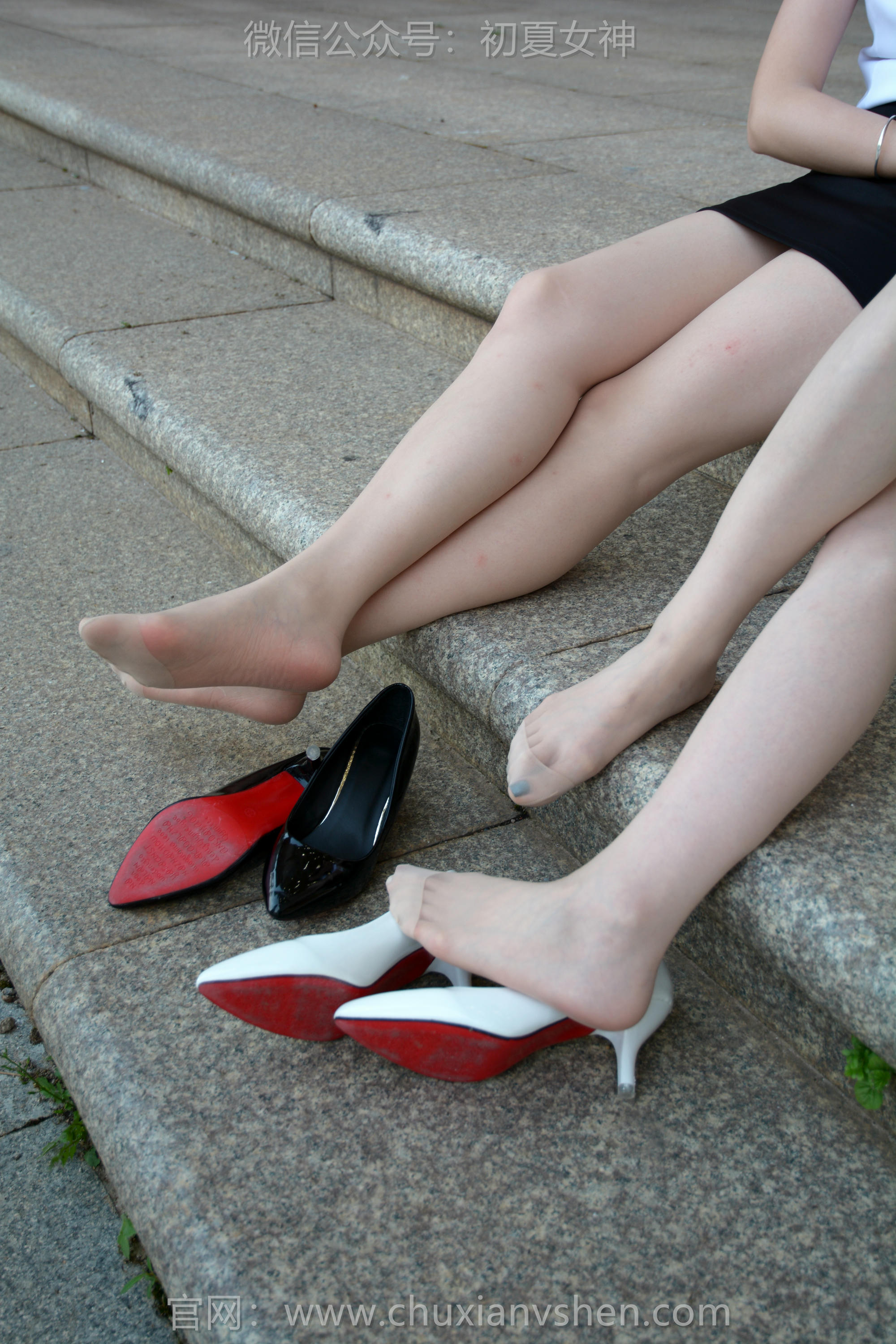 初夏女神 NO.217 柒柒、双双 黑白正装 [90P1V-3.59GB]_第5集