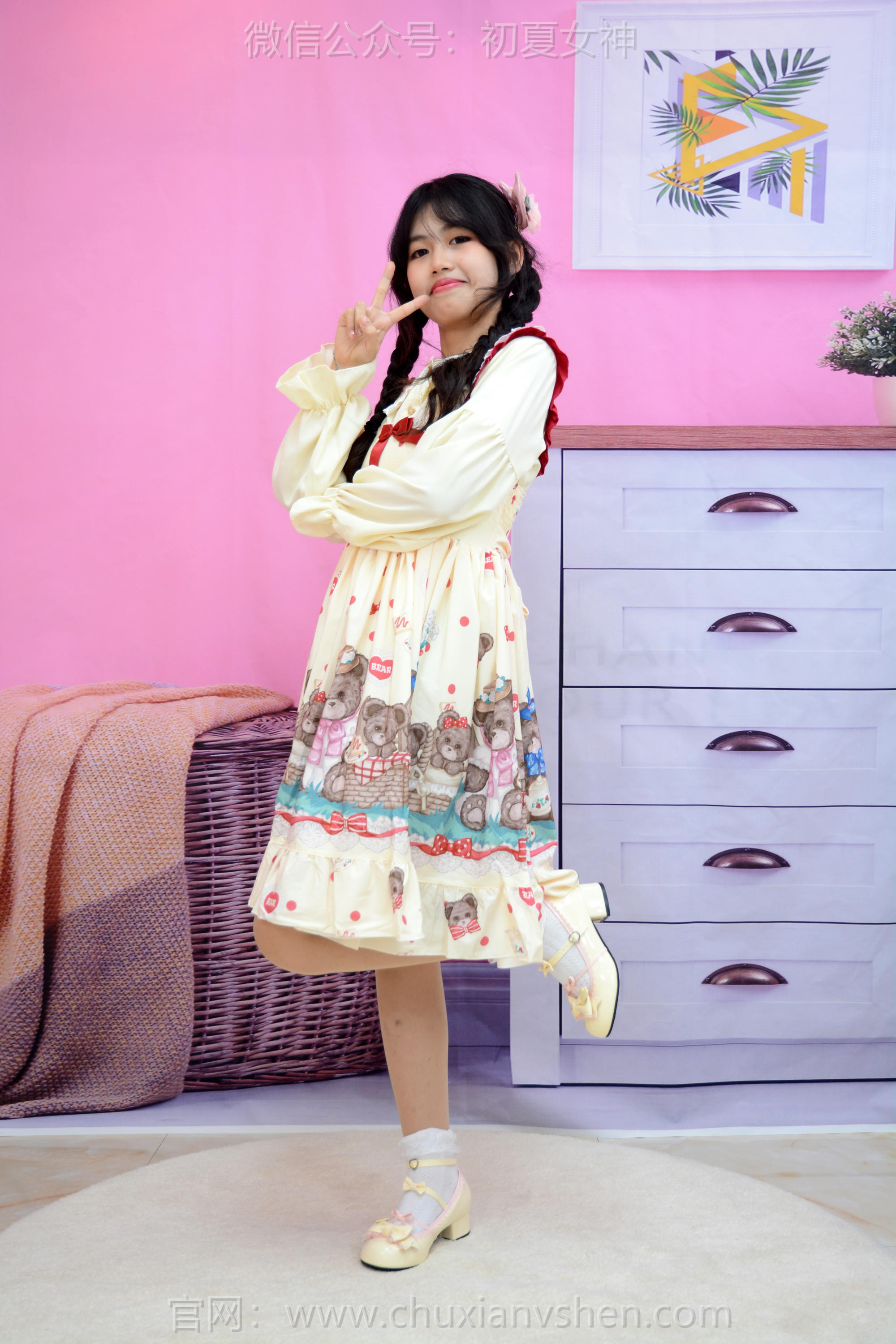 初夏女神 NO.220 希希 再见高中 [88P1V-3.89GB]_第1集