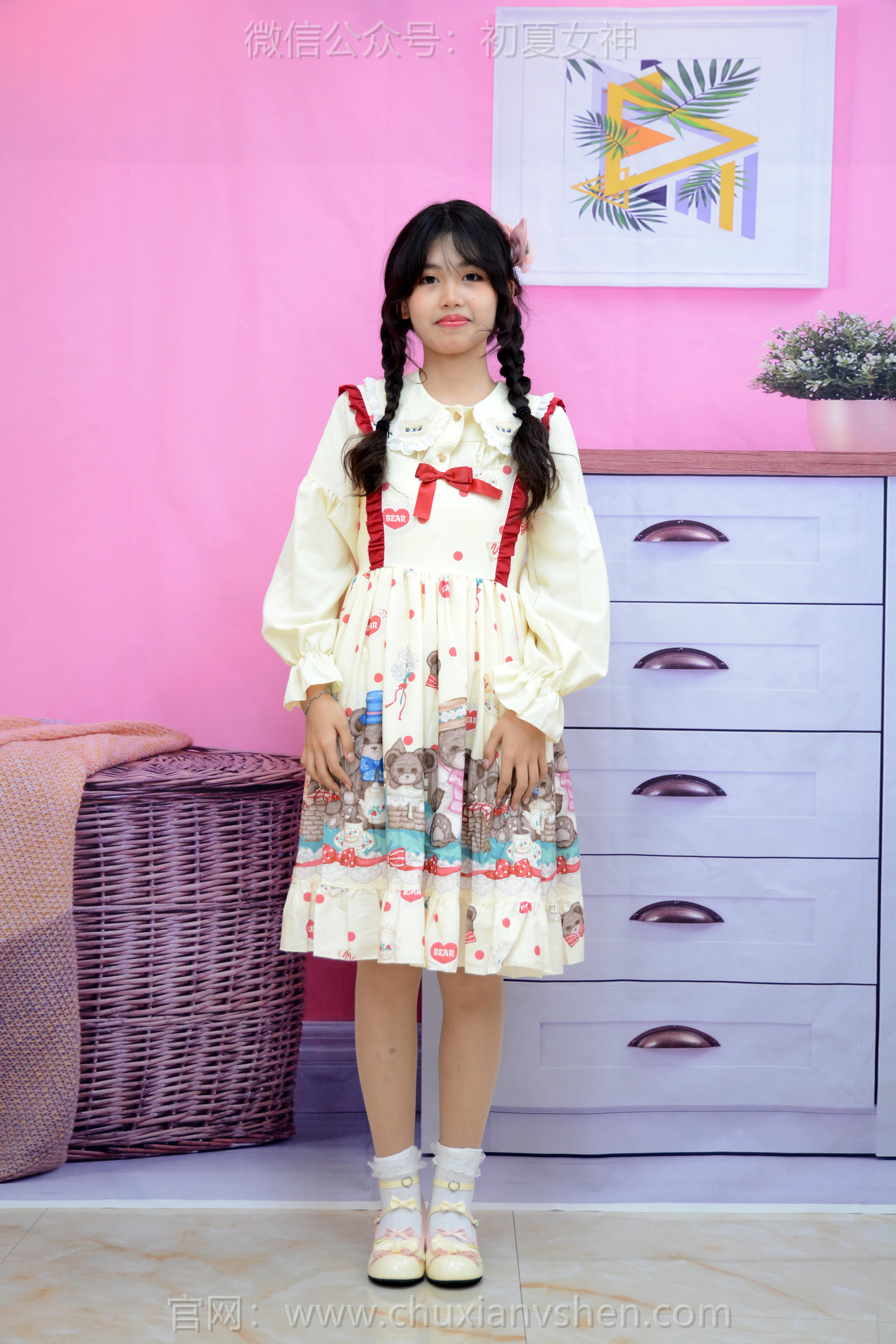 初夏女神 NO.220 希希 再见高中 [88P1V-3.89GB]_第1集