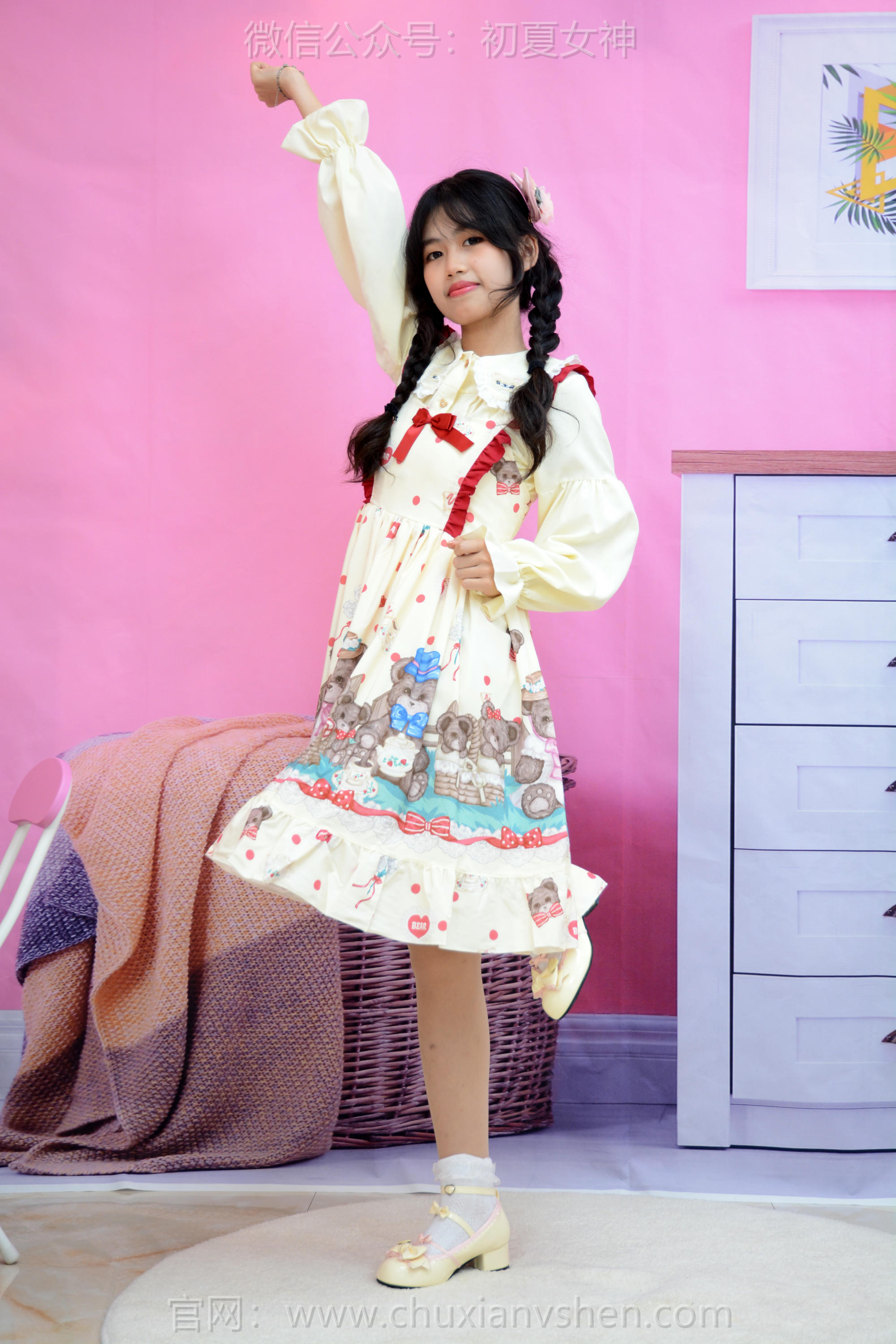 初夏女神 NO.220 希希 再见高中 [88P1V-3.89GB]_第1集