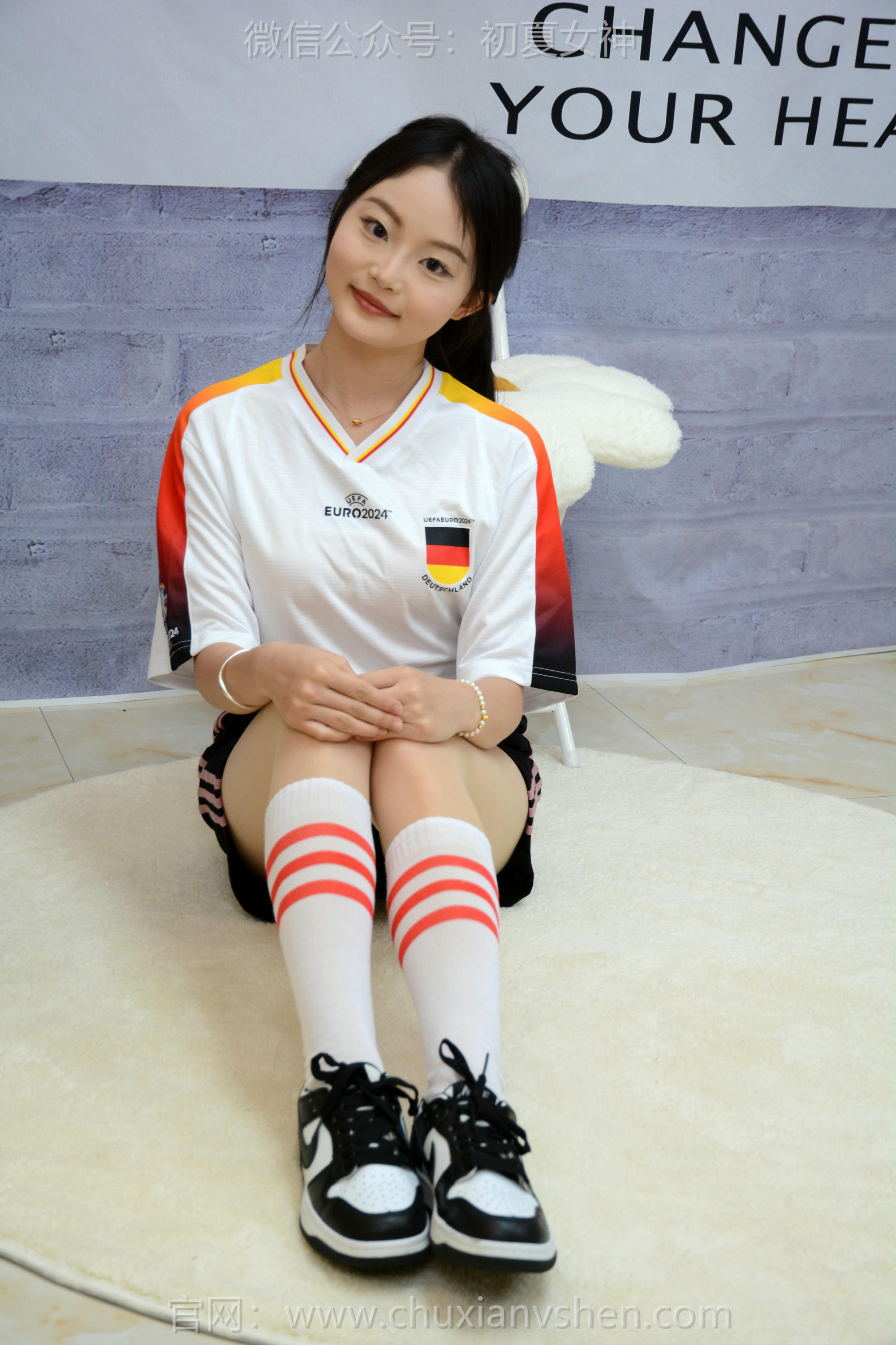 初夏女神 NO.222 双双 德系球服 [150P1V-6.37GB]_第8集