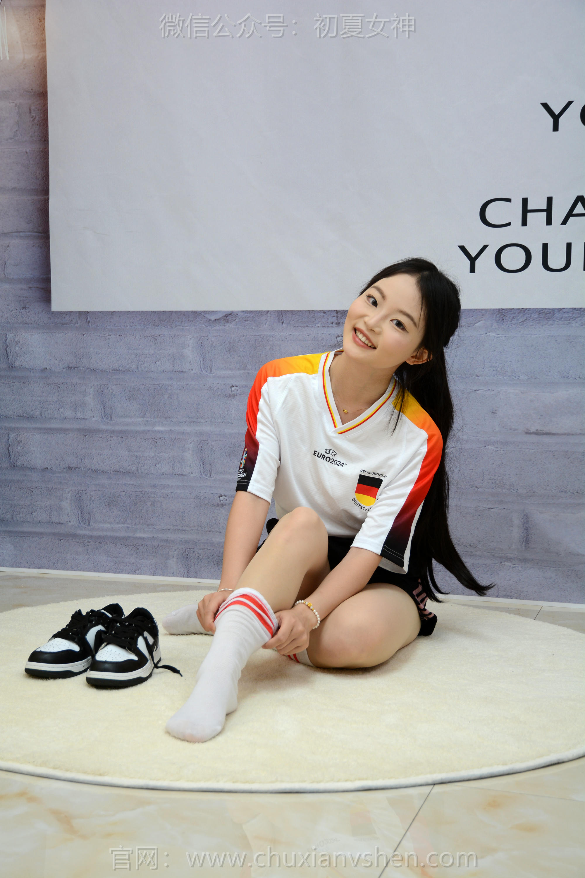 初夏女神 NO.222 双双 德系球服 [150P1V-6.37GB]_第2集