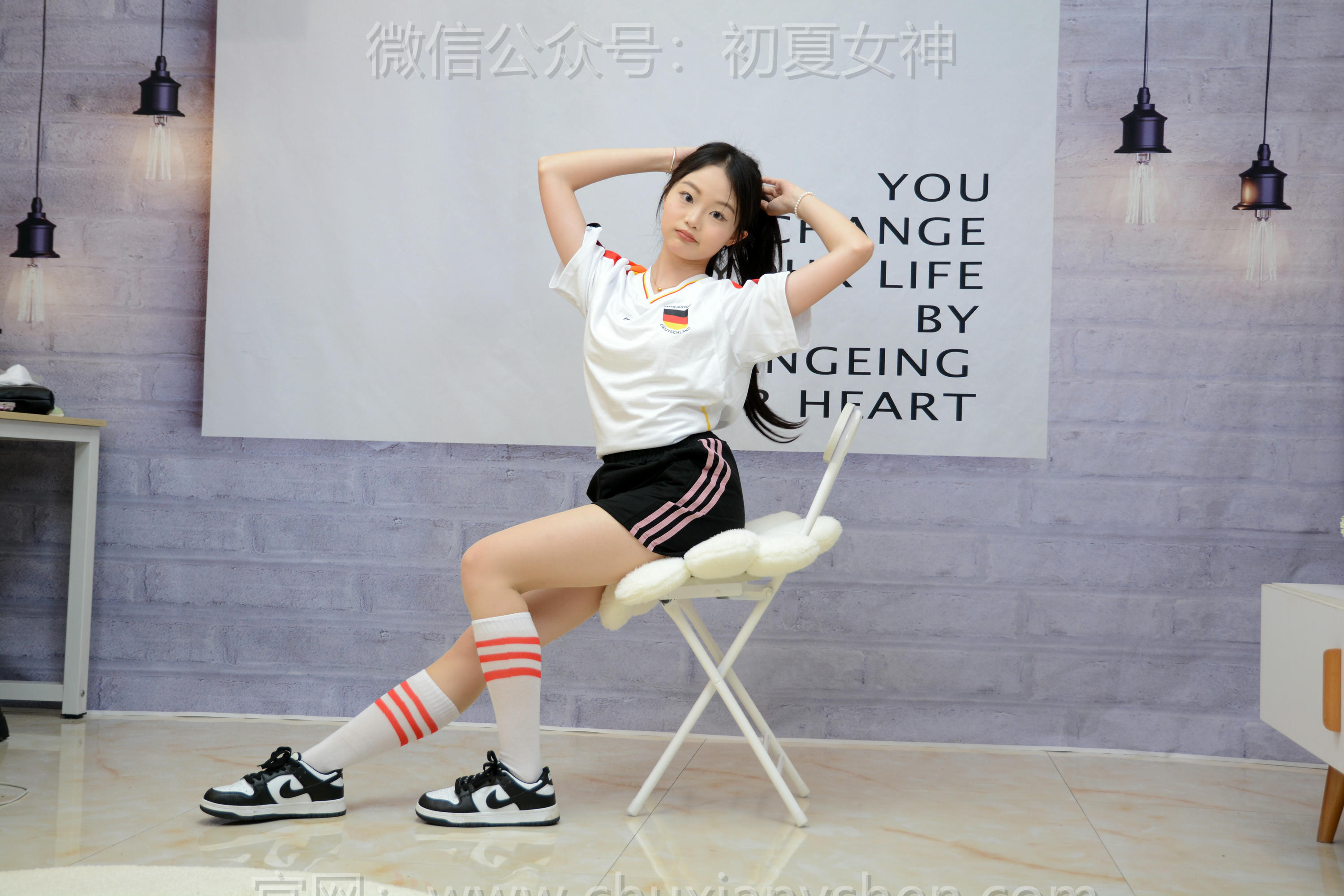 初夏女神 NO.222 双双 德系球服 [150P1V-6.37GB]_第1集