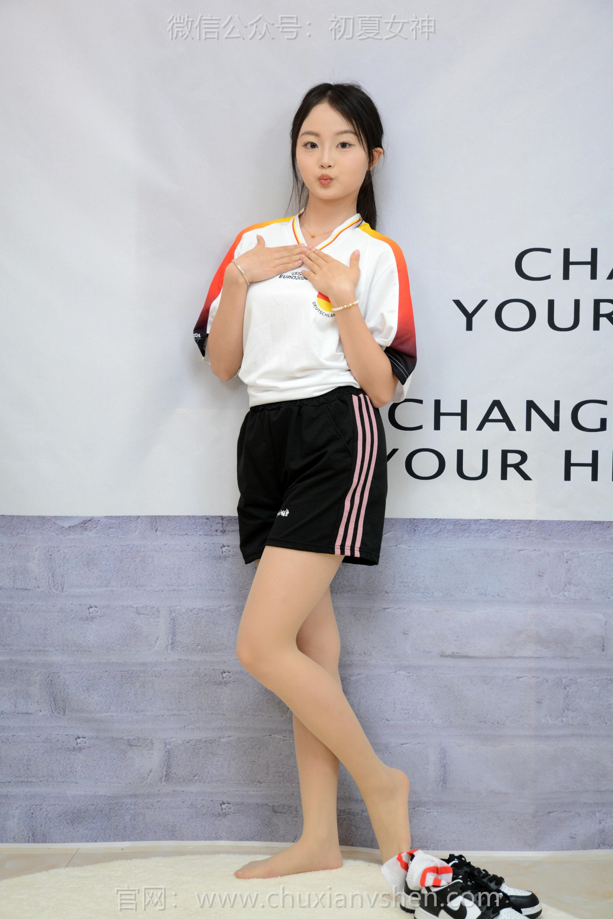 初夏女神 NO.222 双双 德系球服 [150P1V-6.37GB]_第5集