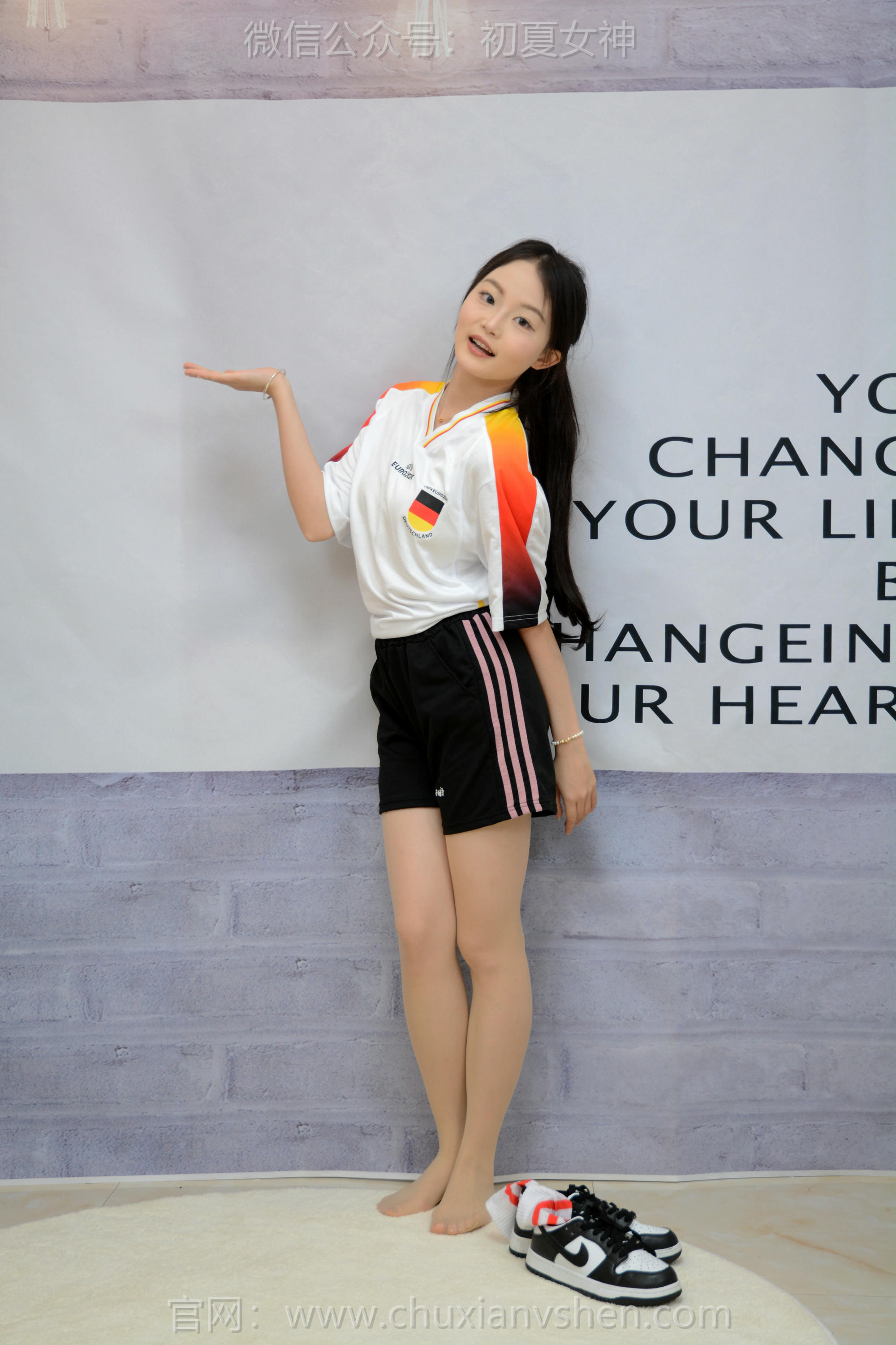 初夏女神 NO.222 双双 德系球服 [150P1V-6.37GB]_第5集