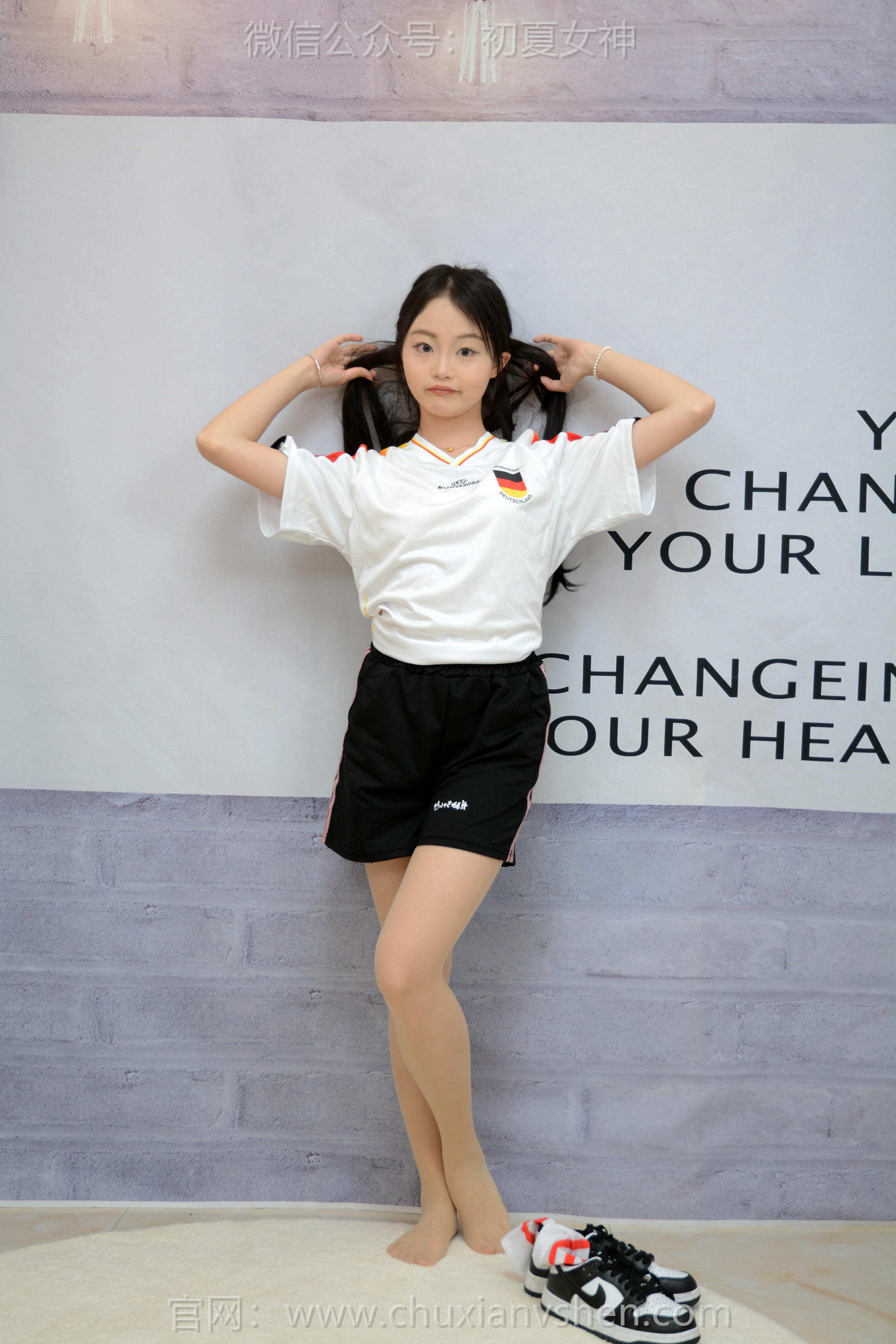 初夏女神 NO.222 双双 德系球服 [150P1V-6.37GB]_第5集