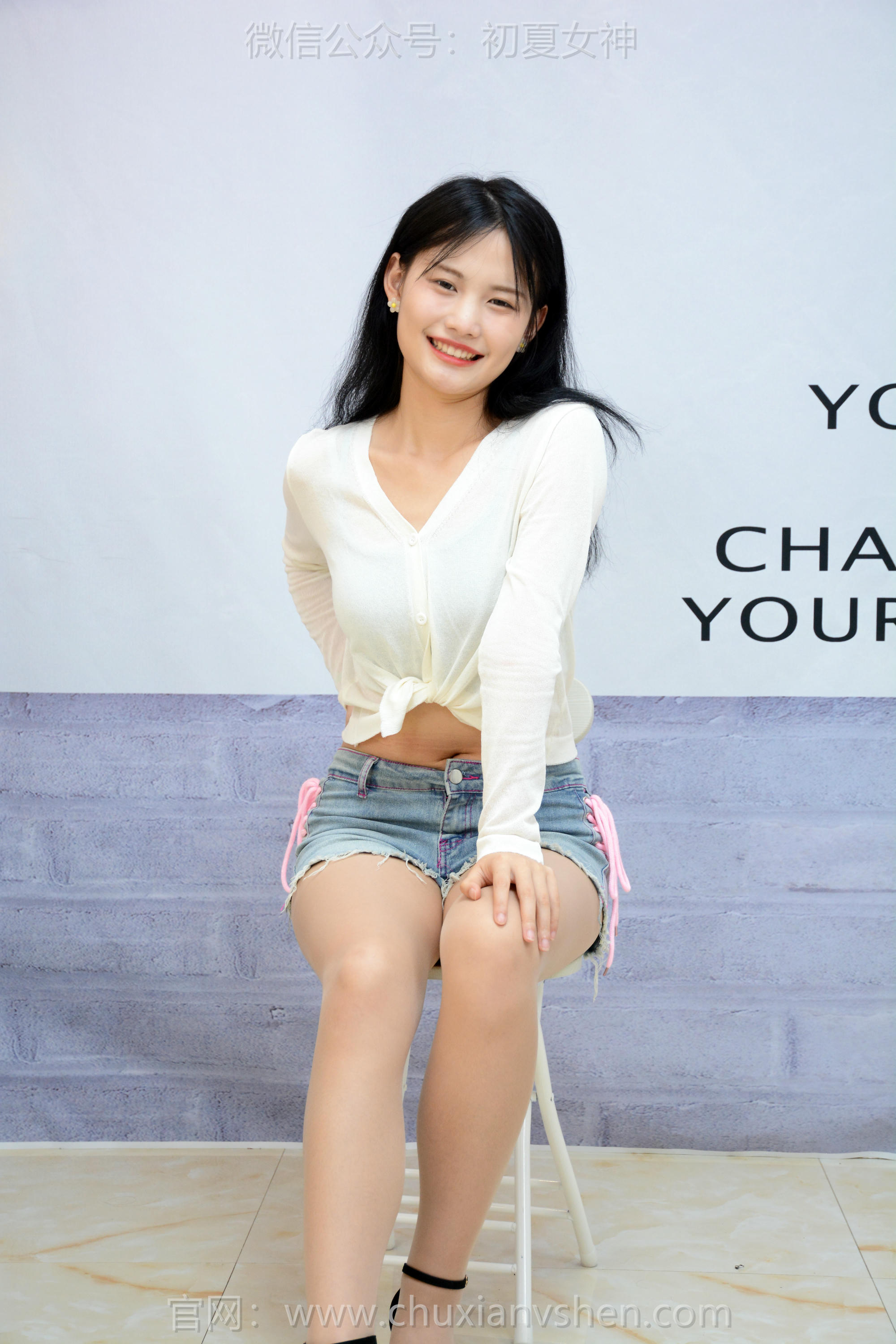 初夏女神 NO.225 幺幺 职业微笑 [100P1V 4.40GB]_第3集