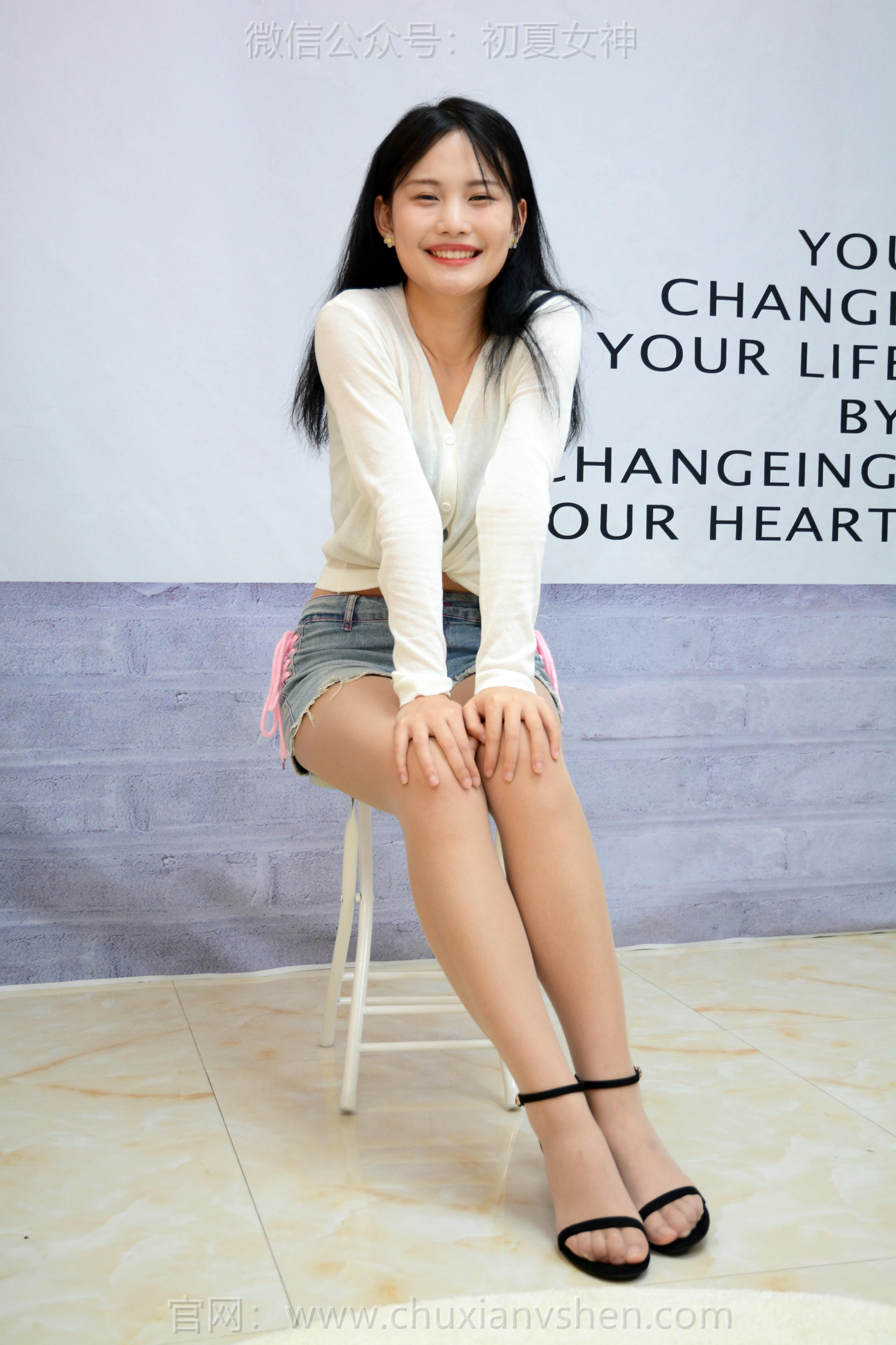 初夏女神 NO.225 幺幺 职业微笑 [100P1V 4.40GB]_第3集