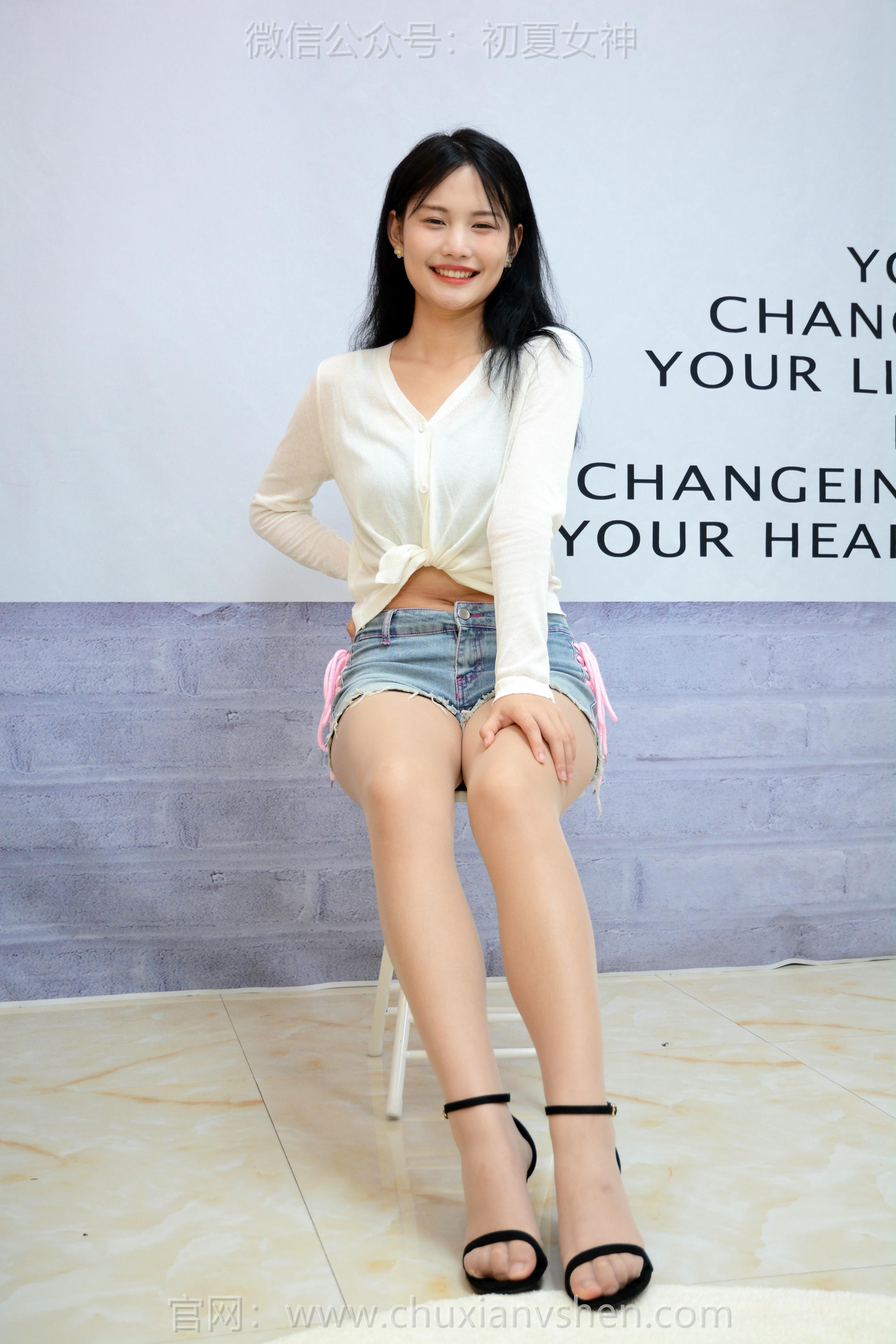 初夏女神 NO.225 幺幺 职业微笑 [100P1V 4.40GB]_第3集