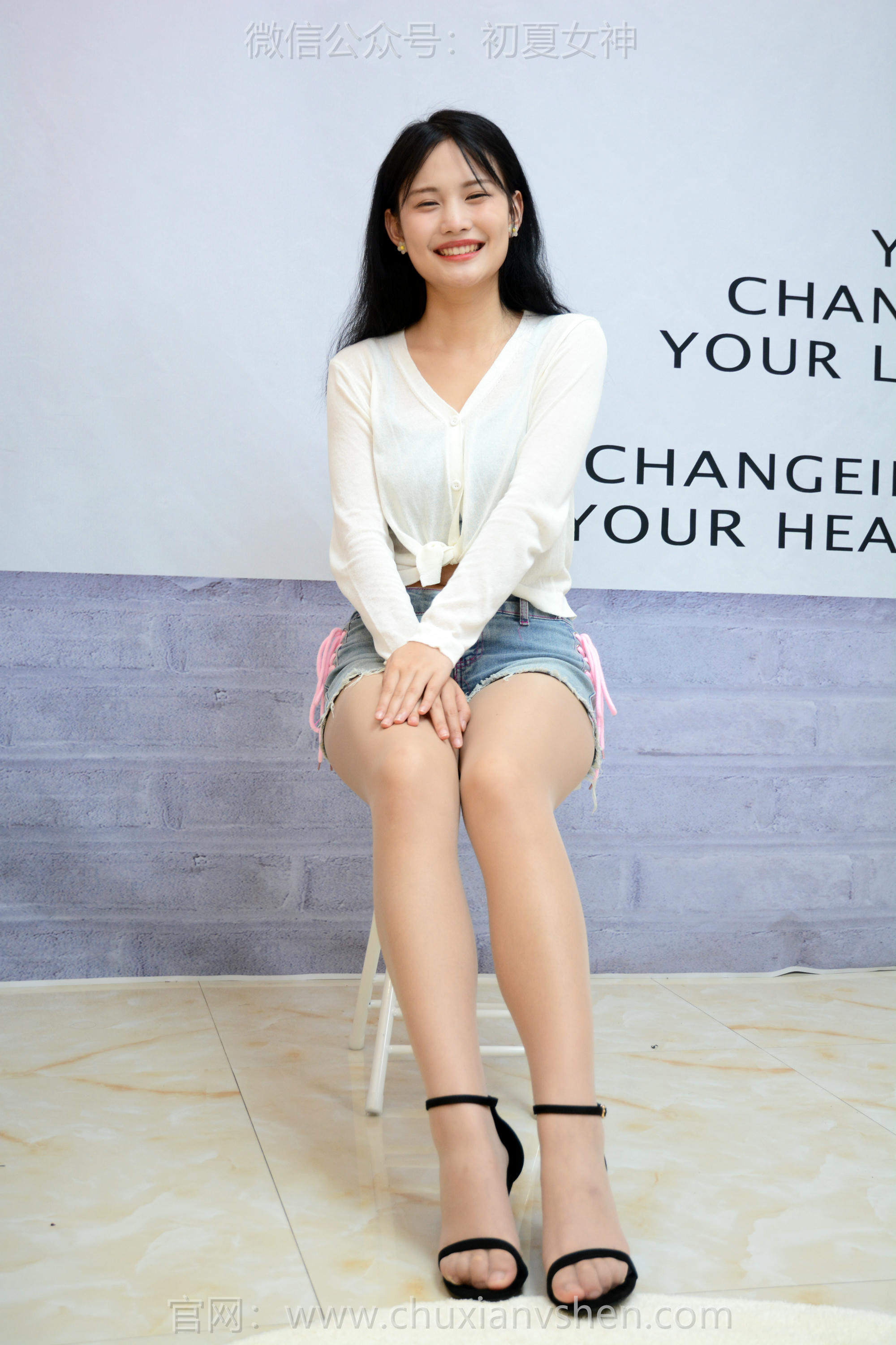 初夏女神 NO.225 幺幺 职业微笑 [100P1V 4.40GB]_第3集