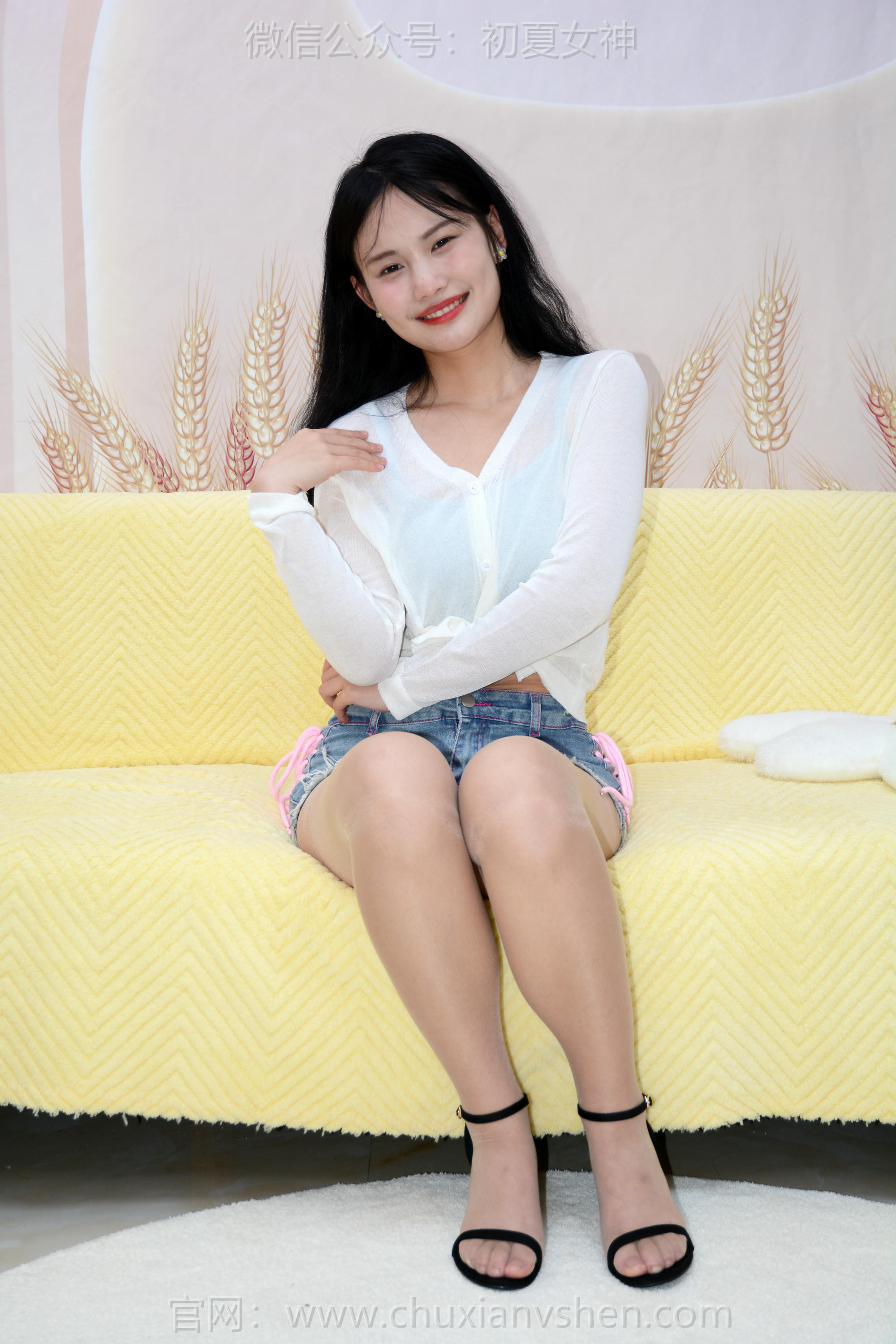 初夏女神 NO.225 幺幺 职业微笑 [100P1V 4.40GB]_第1集