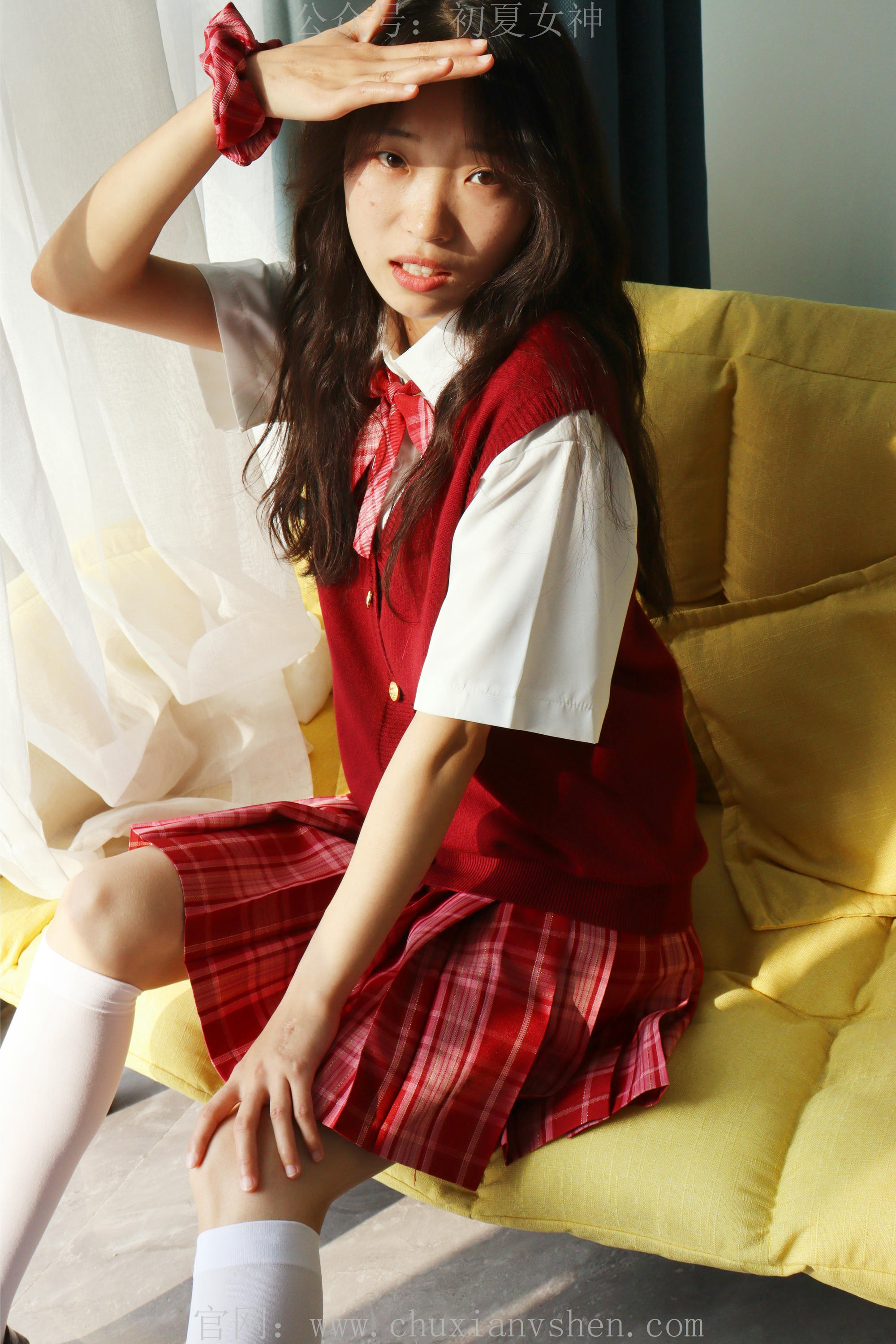 初夏女神 NO.229 蓝莓~S码大红色JK套搭小黑皮鞋 [100P1V 6.11 GB]_第1集