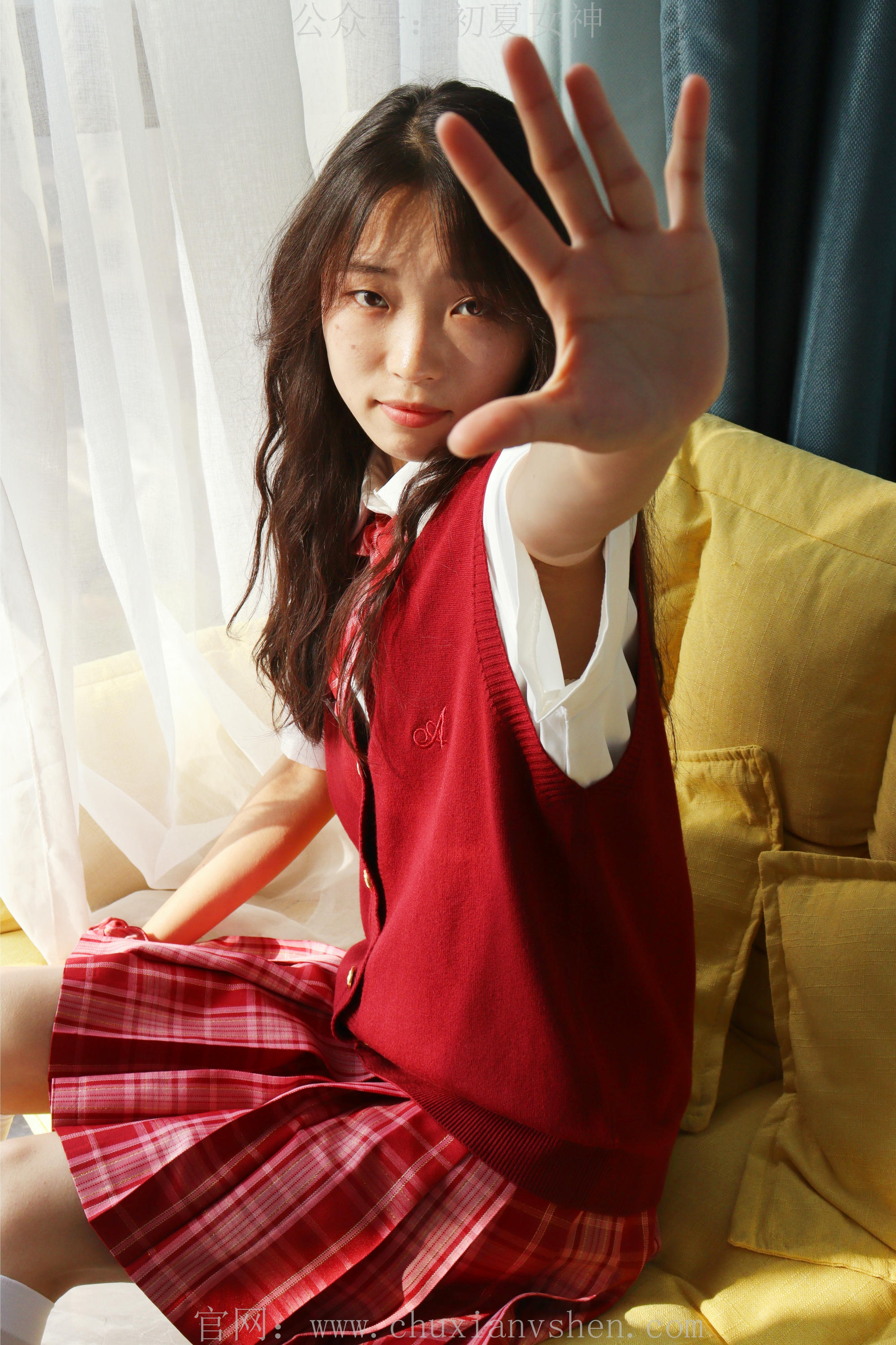 初夏女神 NO.229 蓝莓~S码大红色JK套搭小黑皮鞋 [100P1V 6.11 GB]_第1集