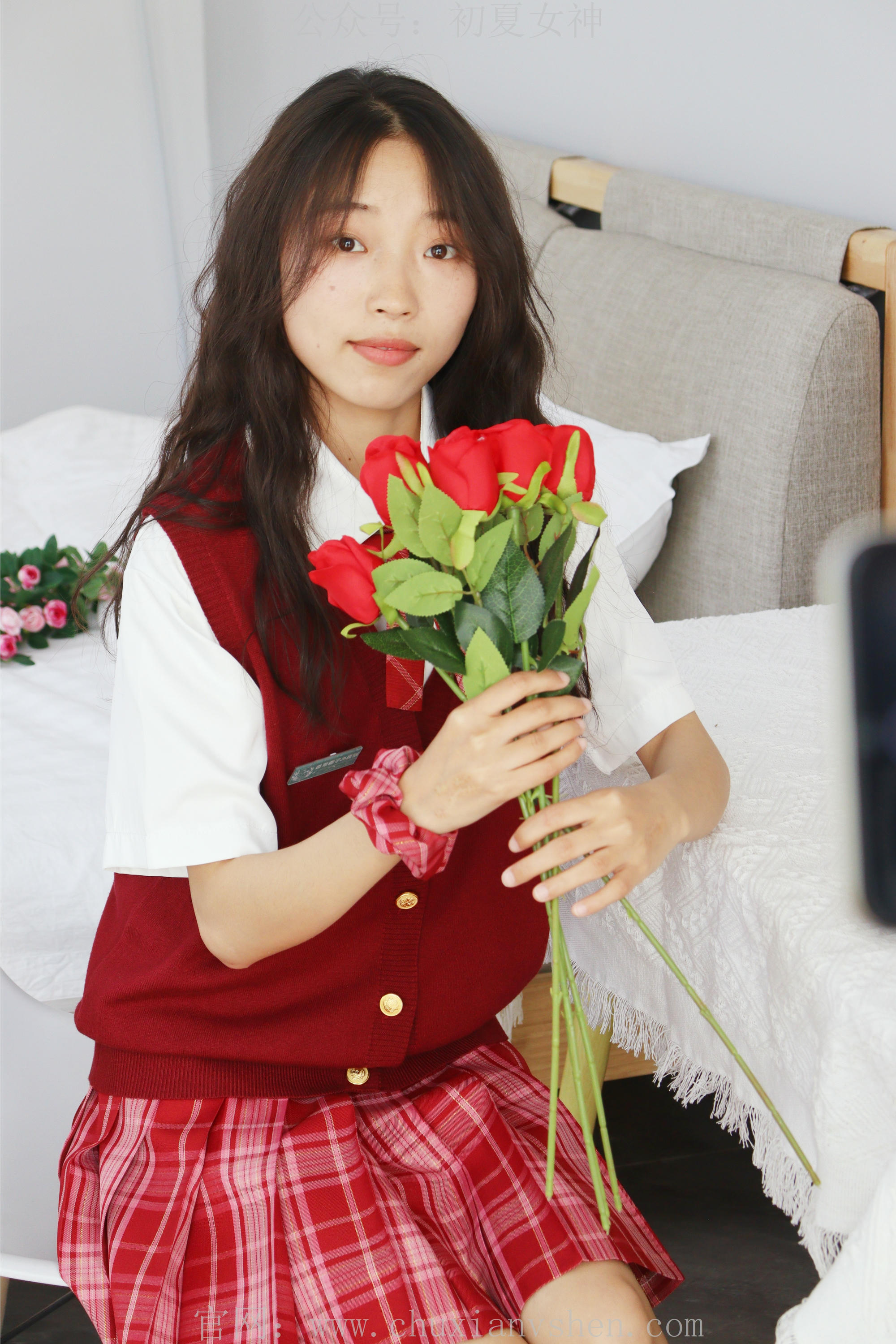 初夏女神 NO.229 蓝莓~S码大红色JK套搭小黑皮鞋 [100P1V 6.11 GB]_第2集