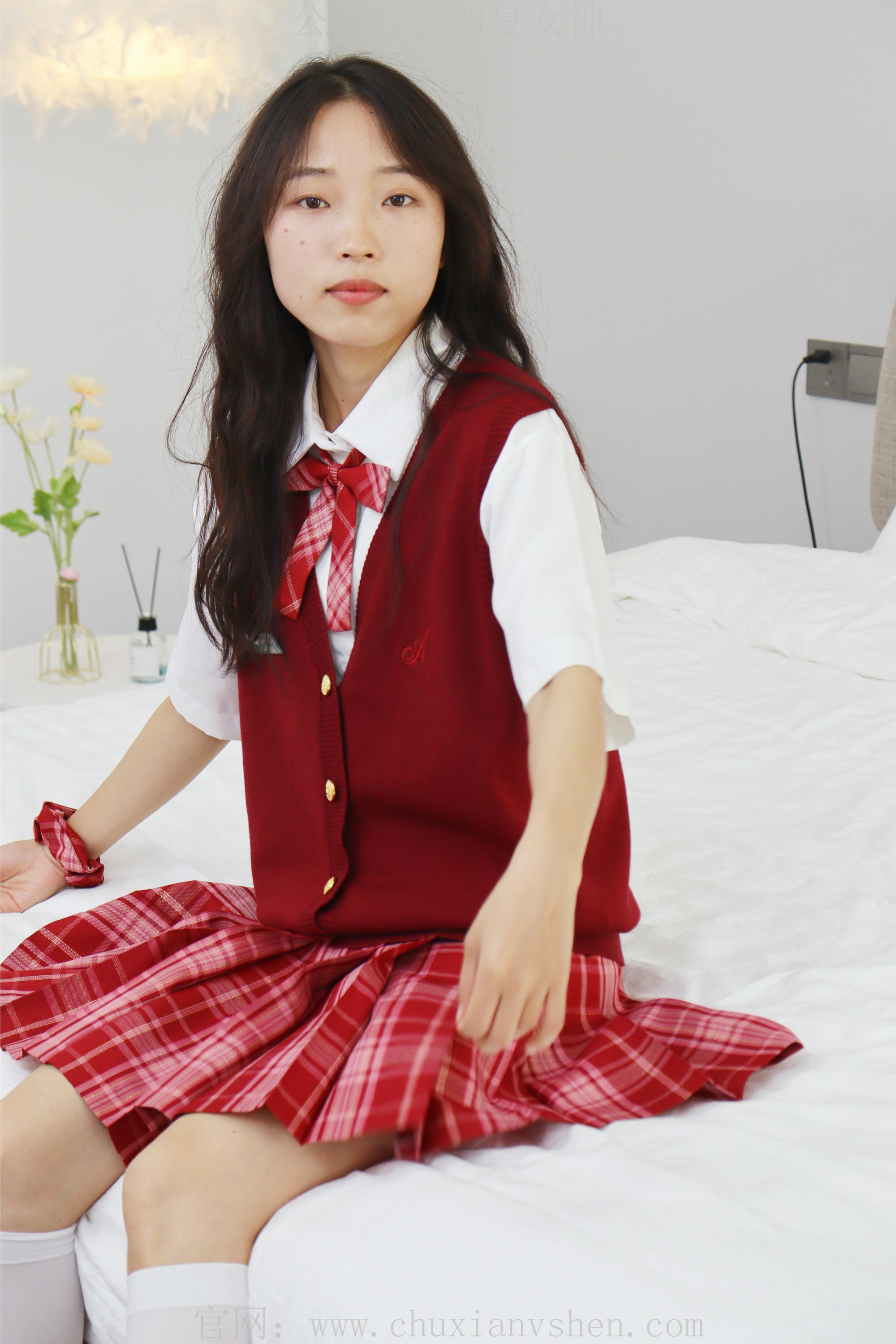 初夏女神 NO.229 蓝莓~S码大红色JK套搭小黑皮鞋 [100P1V 6.11 GB]_第3集