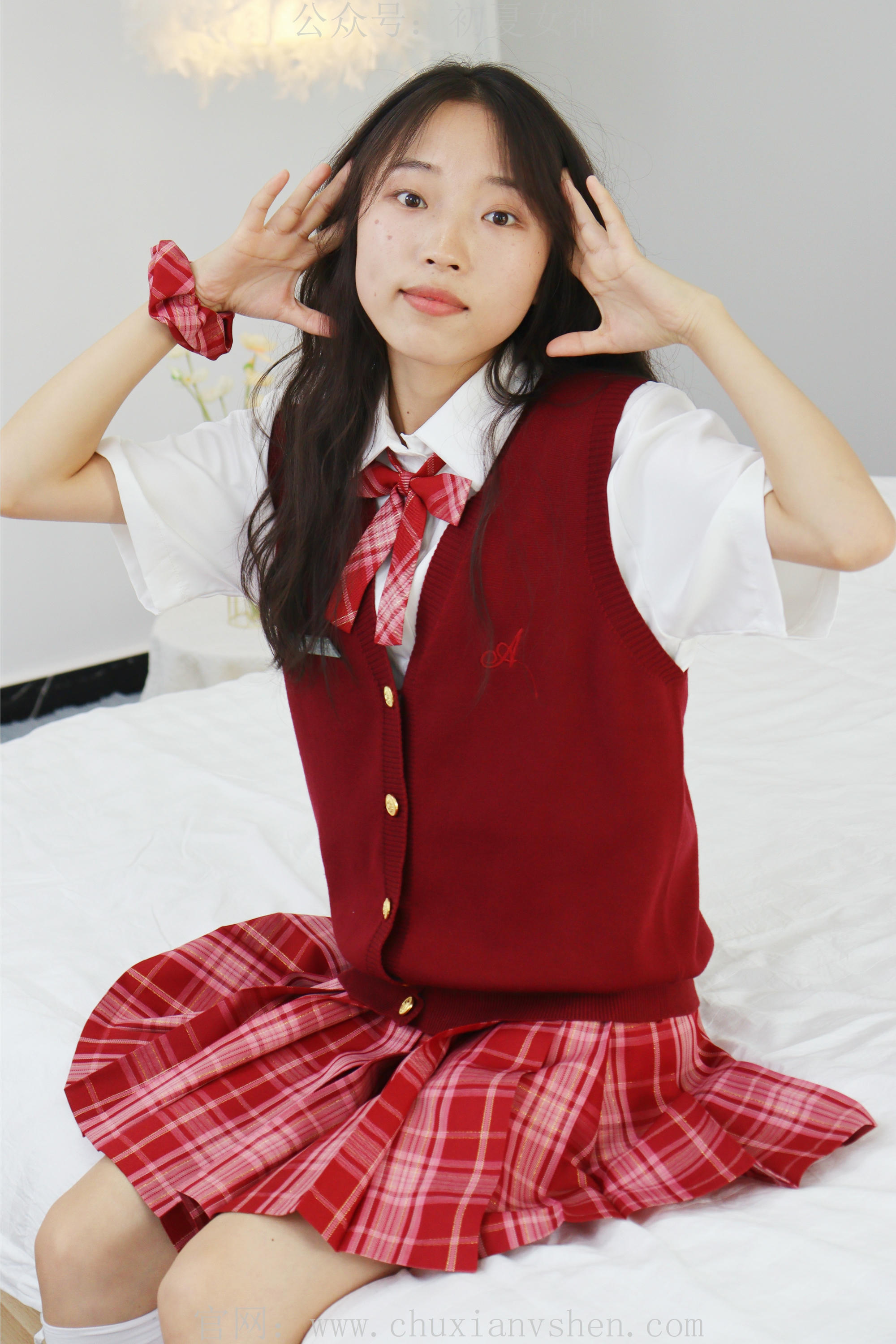 初夏女神 NO.229 蓝莓~S码大红色JK套搭小黑皮鞋 [100P1V 6.11 GB]_第3集