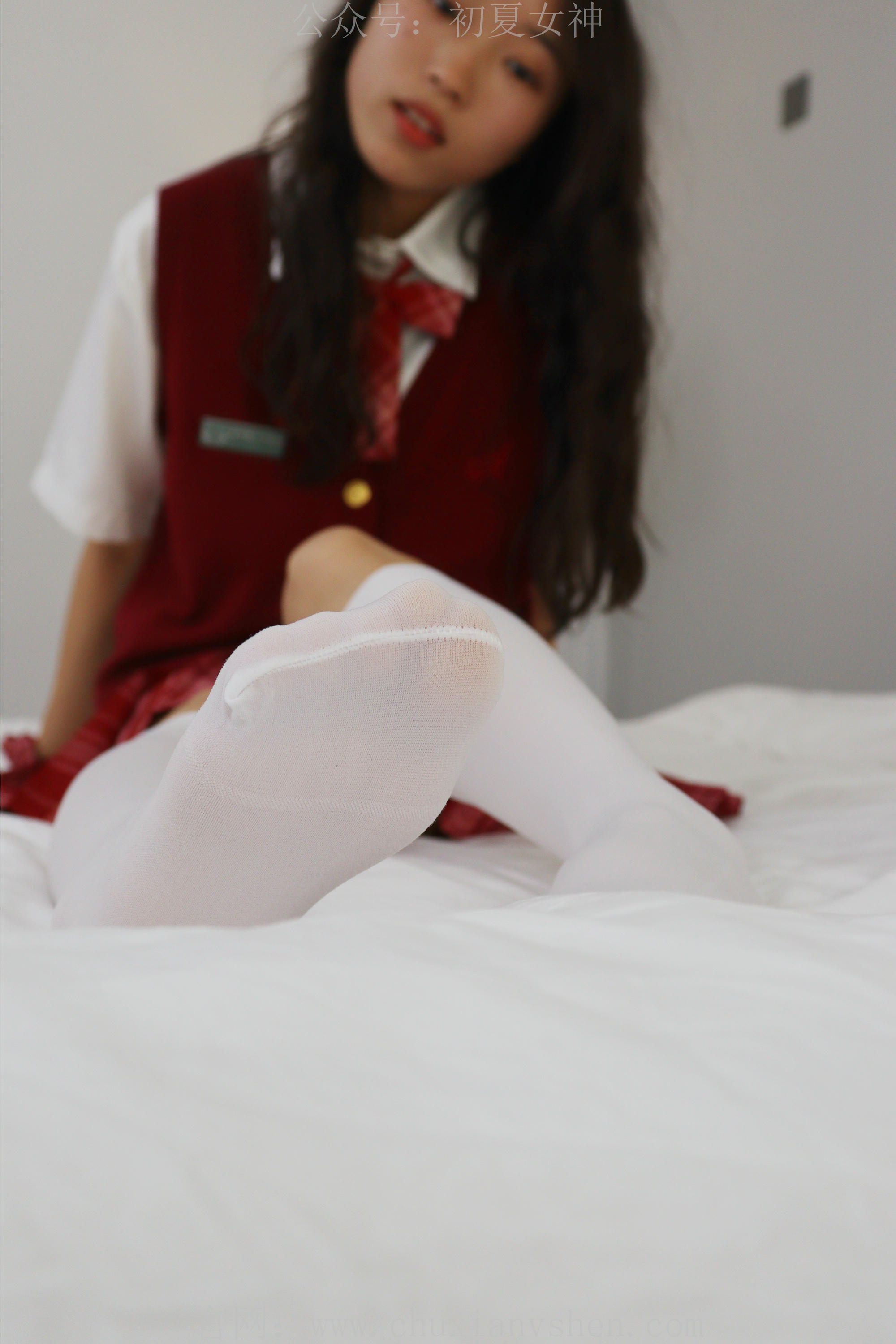 初夏女神 NO.229 蓝莓~S码大红色JK套搭小黑皮鞋 [100P1V 6.11 GB]_第4集