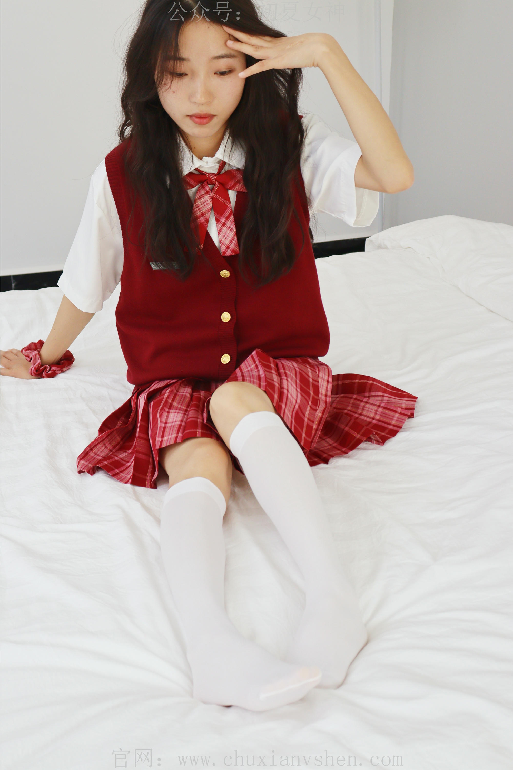 初夏女神 NO.229 蓝莓~S码大红色JK套搭小黑皮鞋 [100P1V 6.11 GB]_第4集