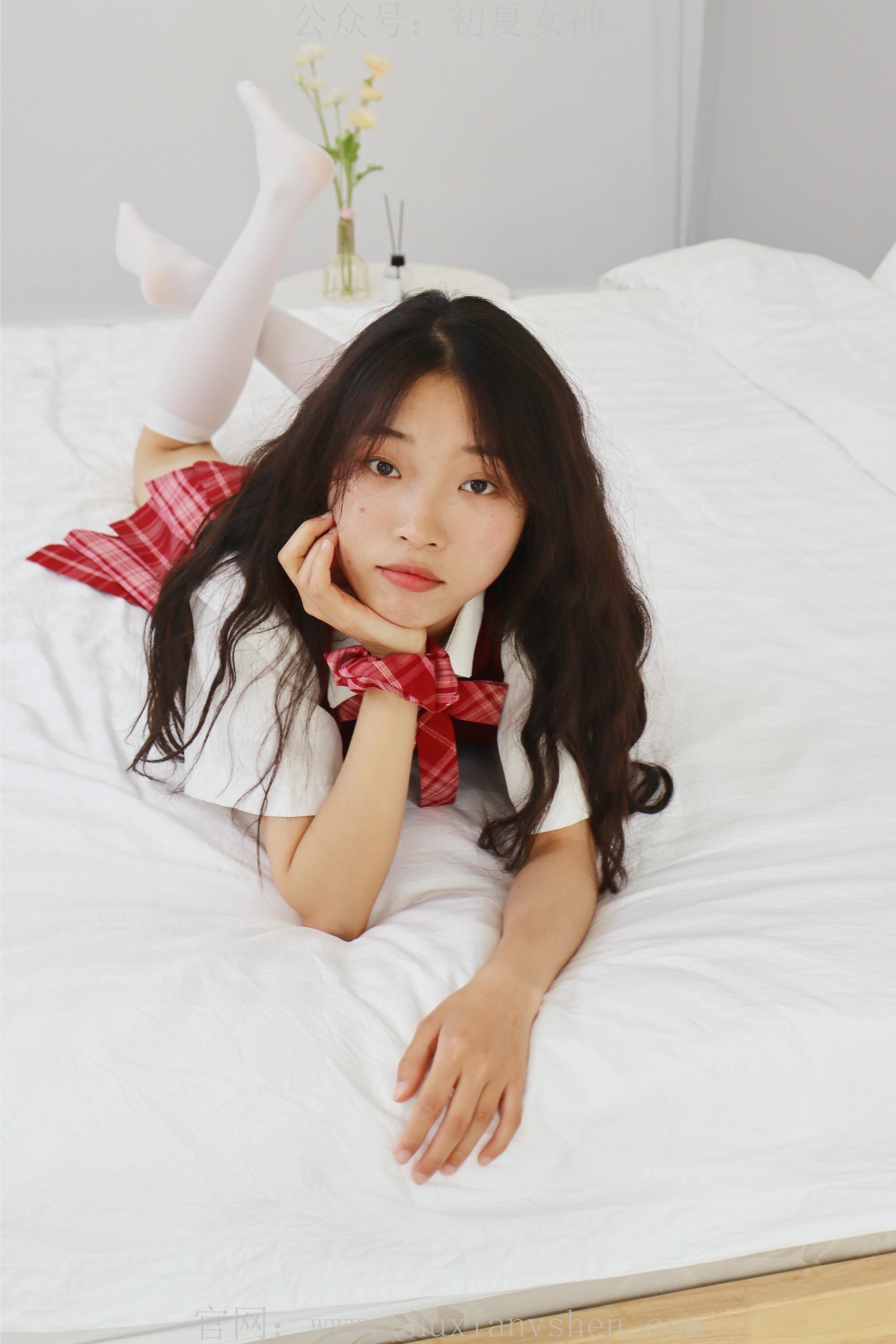 初夏女神 NO.229 蓝莓~S码大红色JK套搭小黑皮鞋 [100P1V 6.11 GB]_第4集